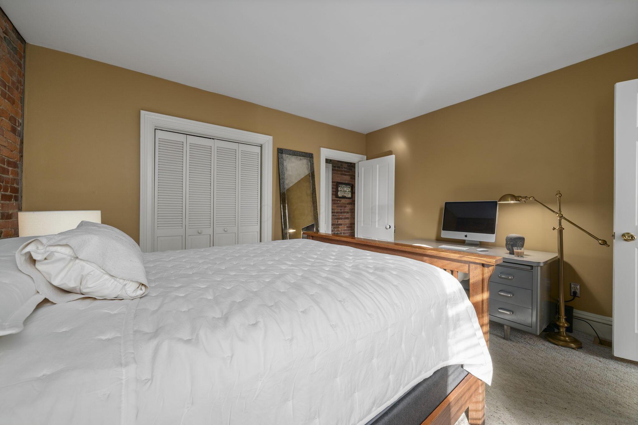 307 E Sycamore Street