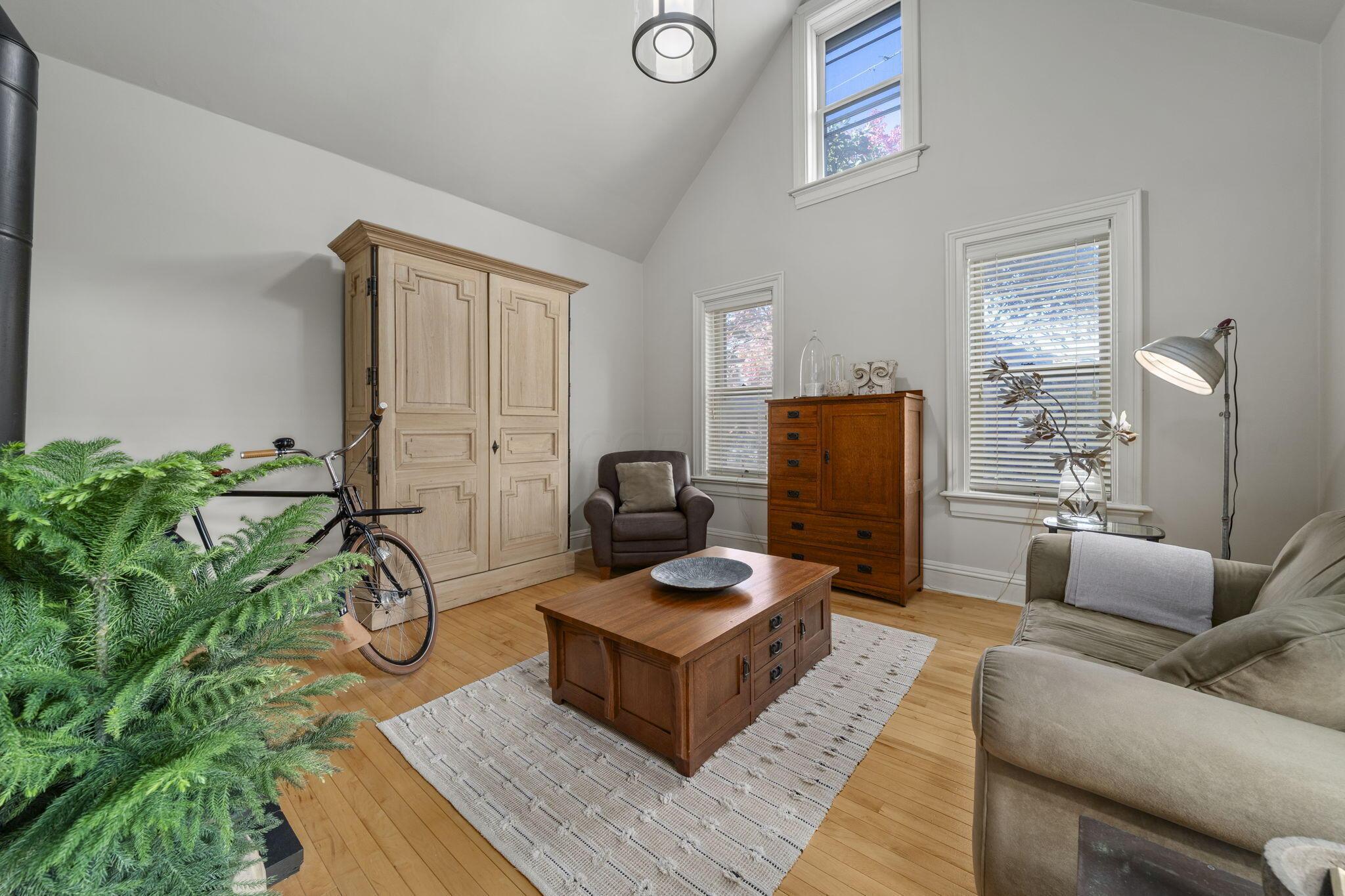 307 E Sycamore Street