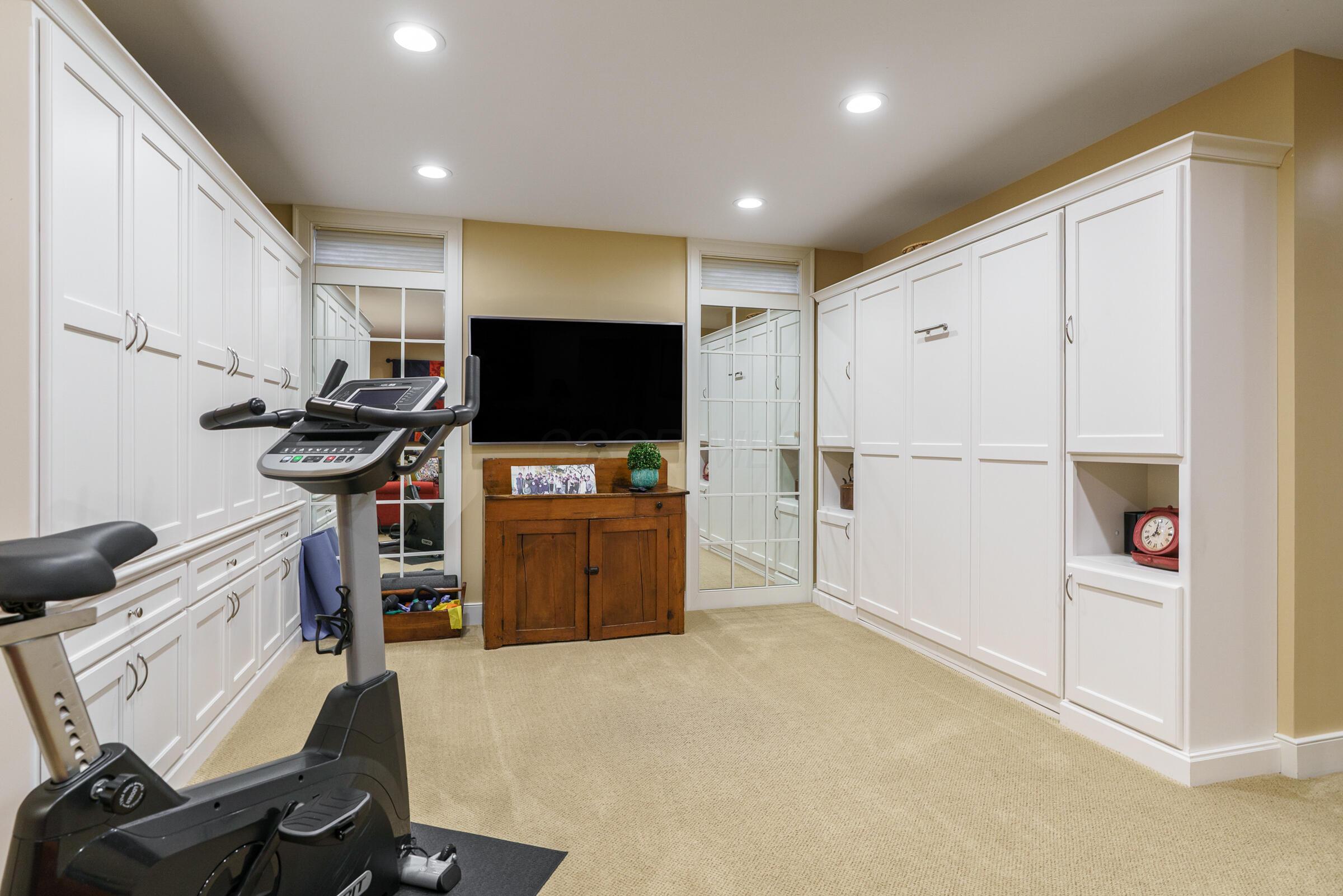 639 S Grant Avenue, 16 16