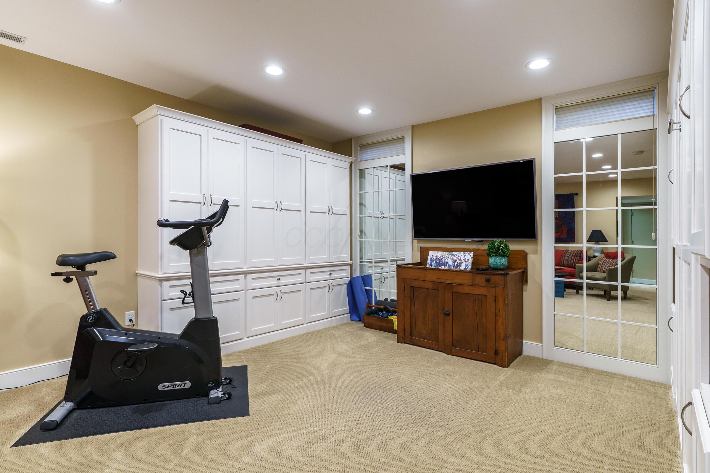 639 S Grant Avenue, 16 16