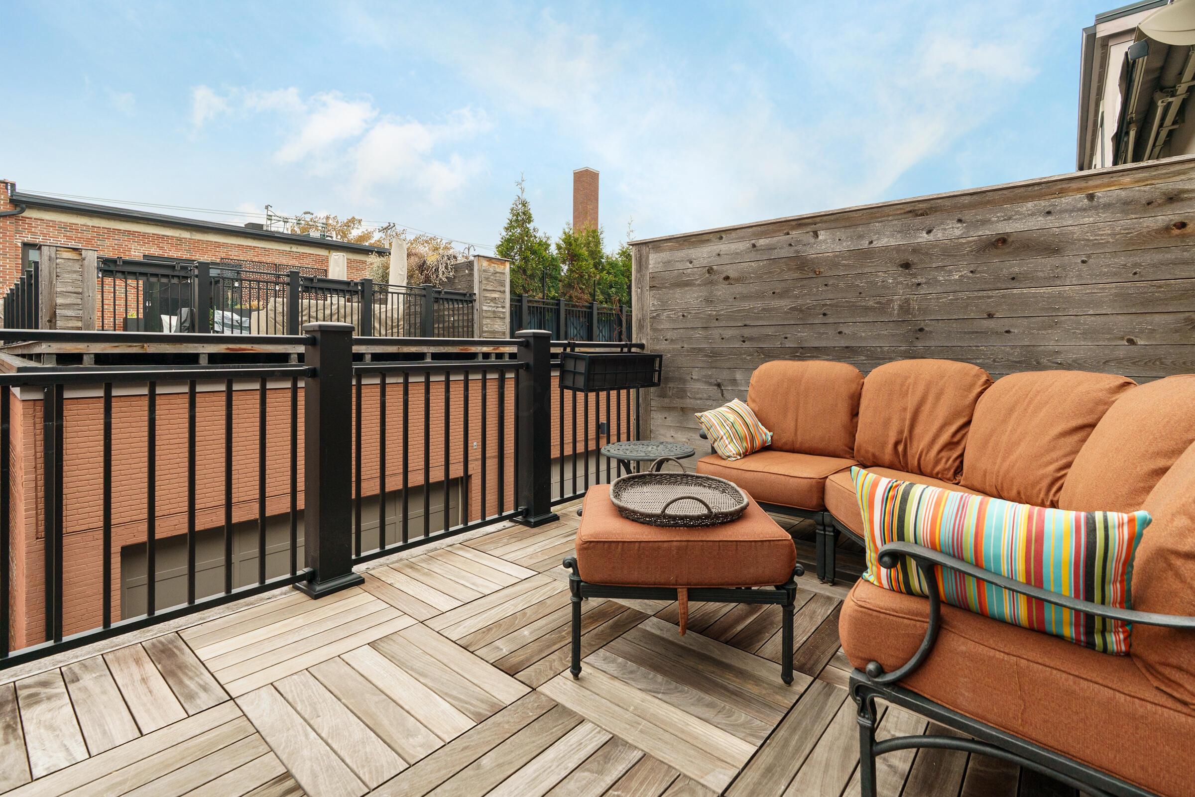 639 S Grant Avenue, 16 16