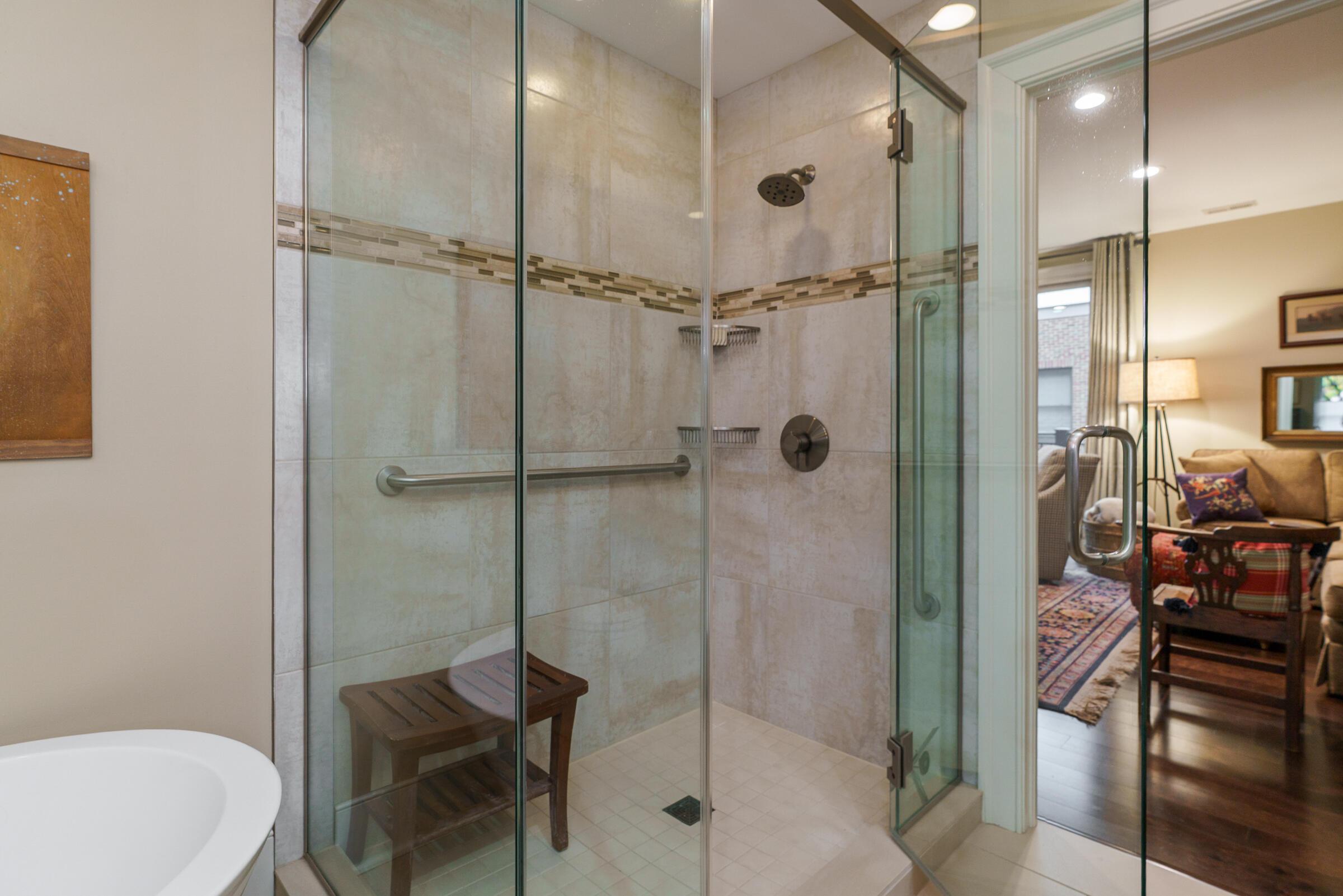 639 S Grant Avenue, 16 16