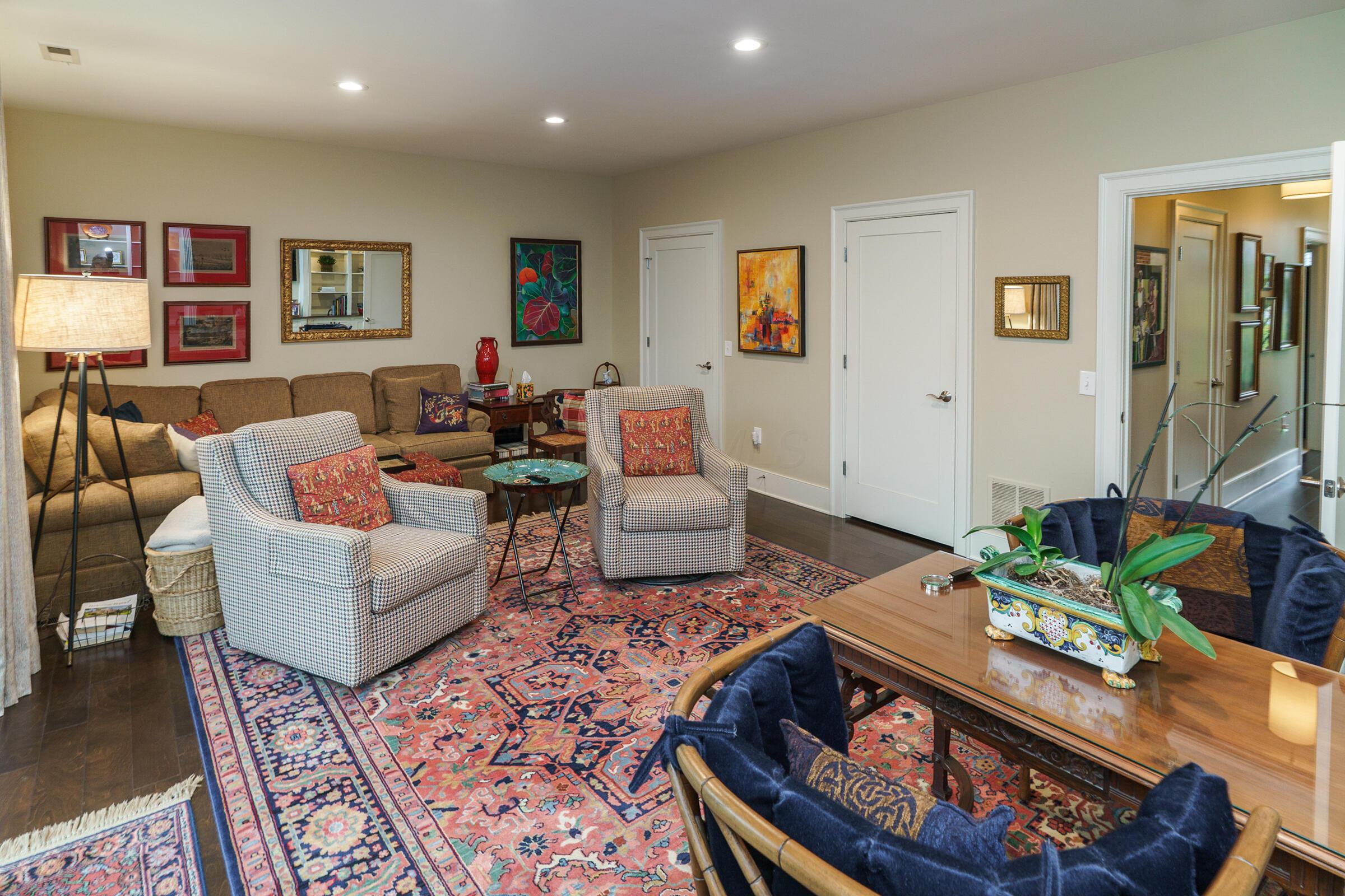 639 S Grant Avenue, 16 16