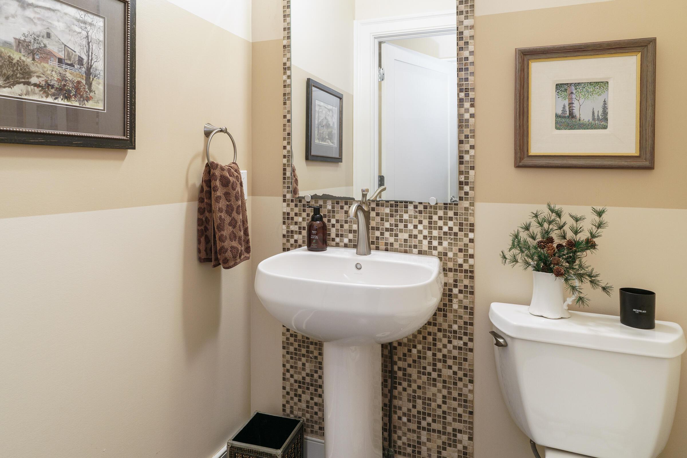 639 S Grant Avenue, 16 16