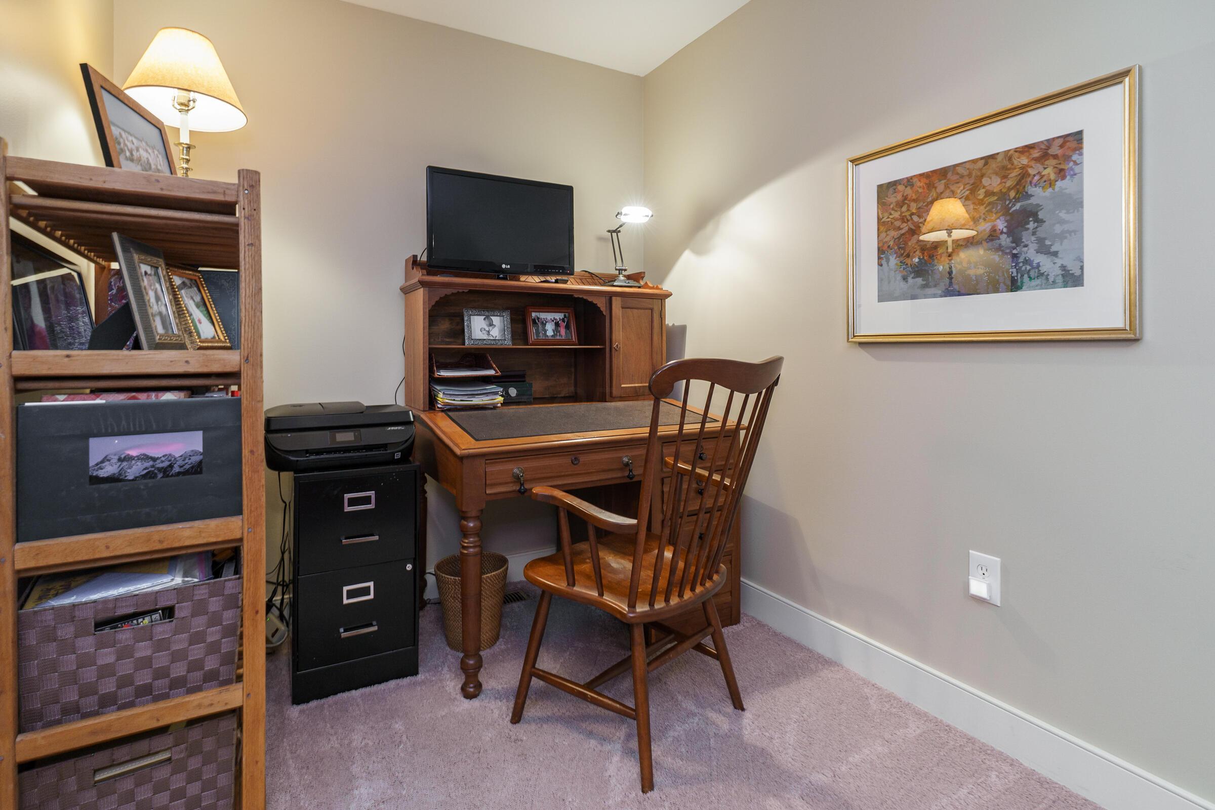 639 S Grant Avenue, 16 16