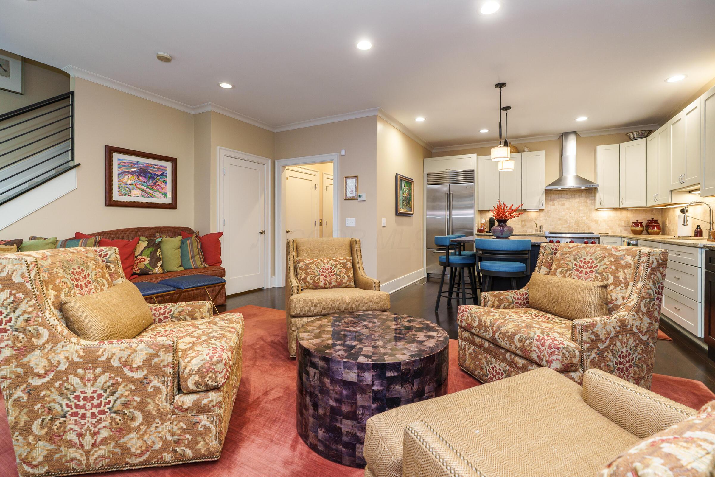 639 S Grant Avenue, 16 16