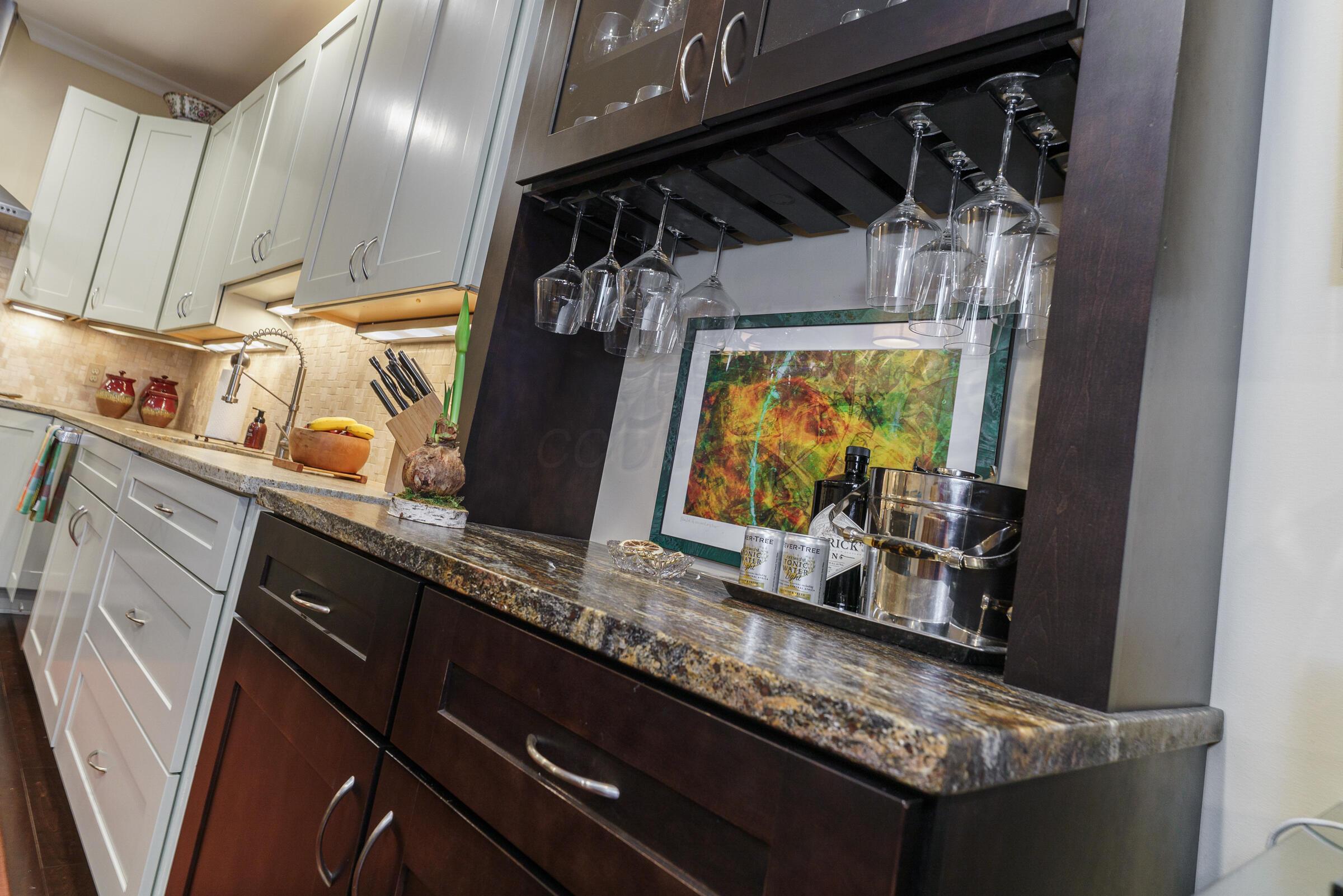 639 S Grant Avenue, 16 16