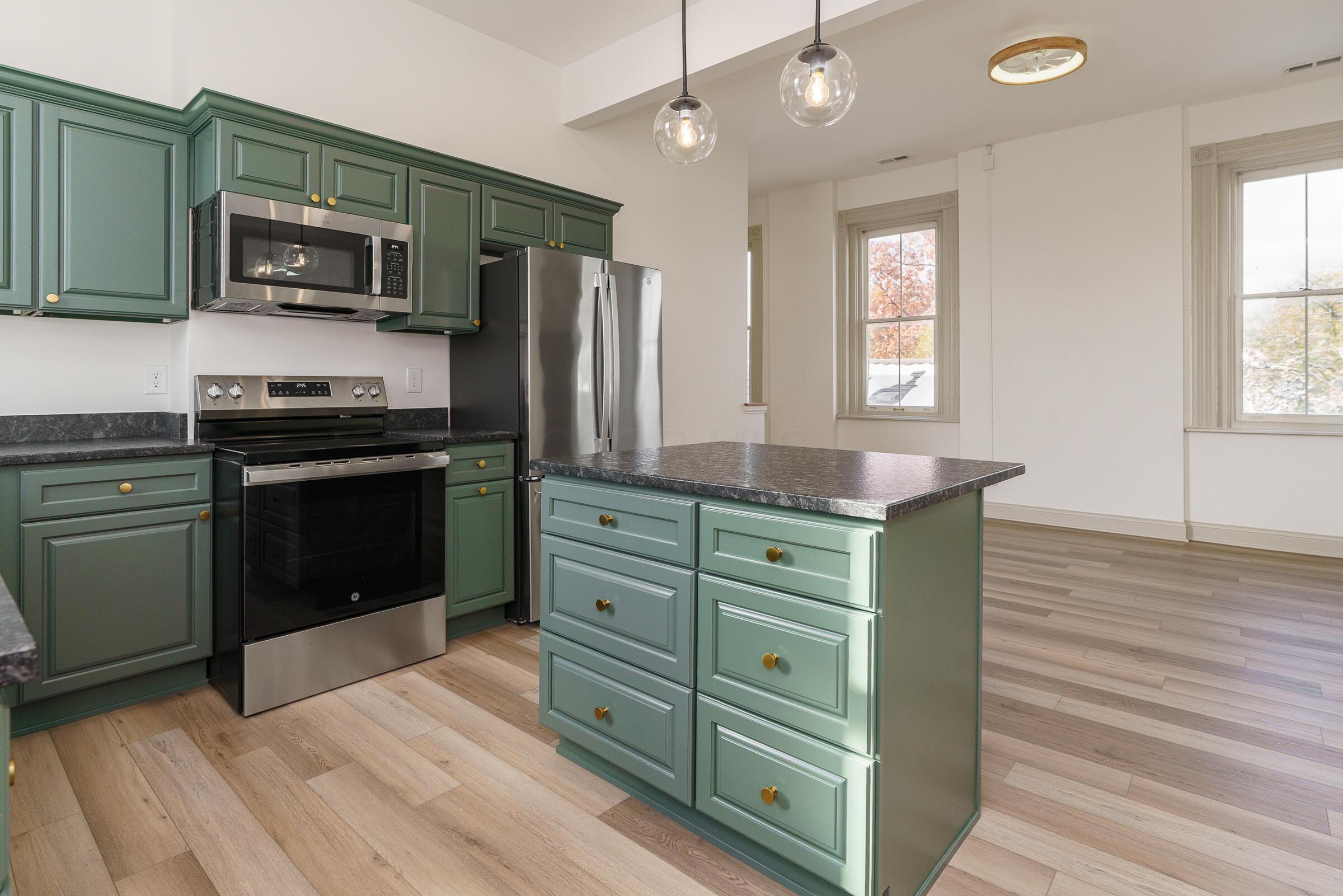 828 City Park Avenue