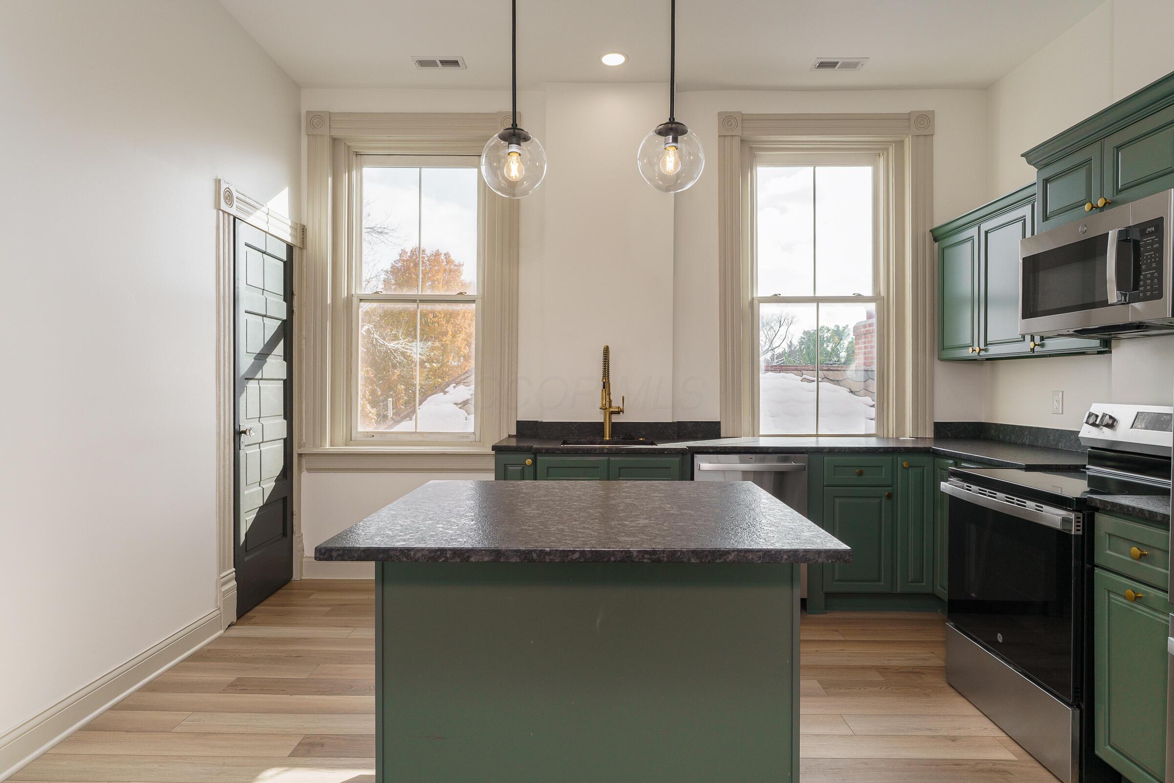 828 City Park Avenue