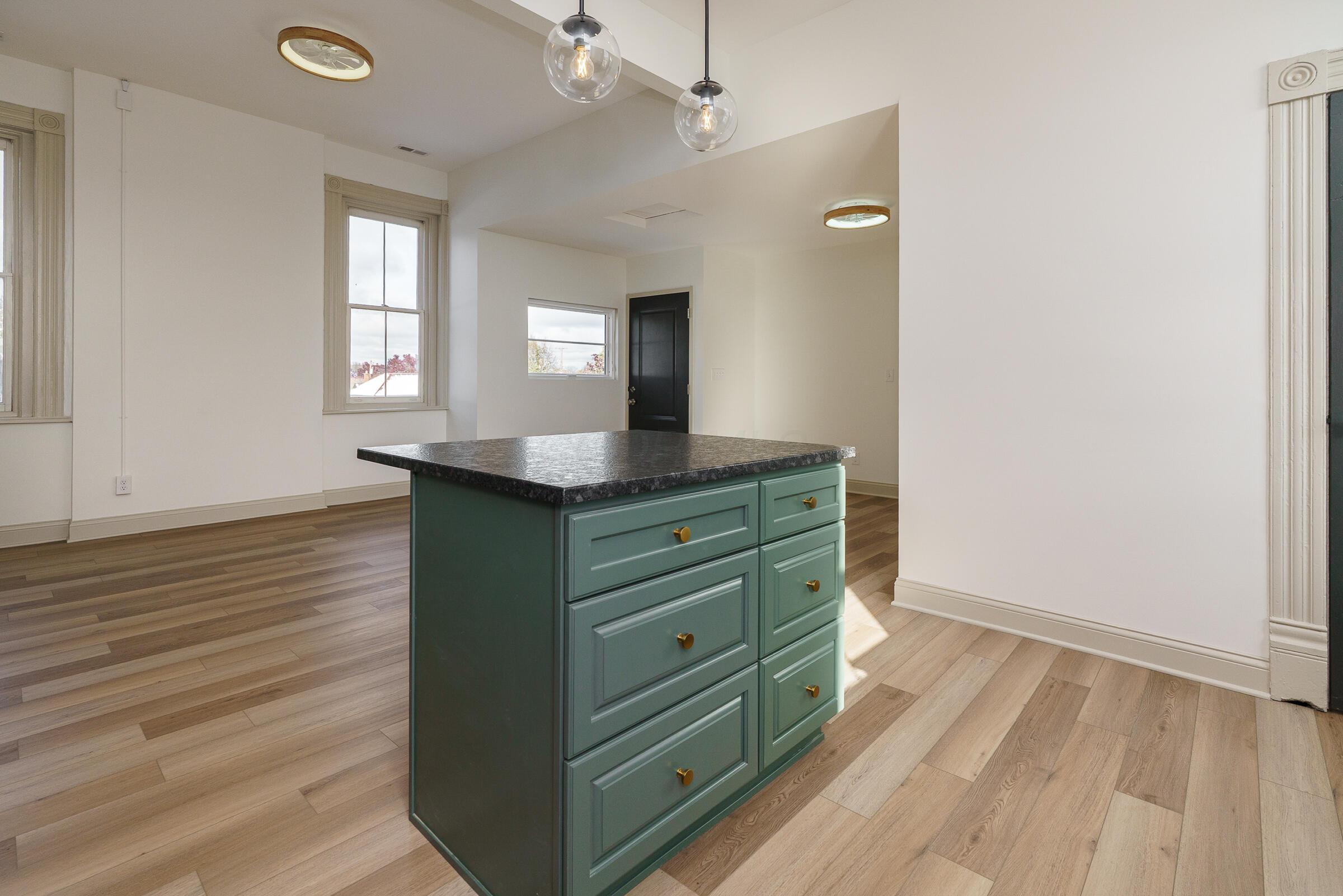 828 City Park Avenue