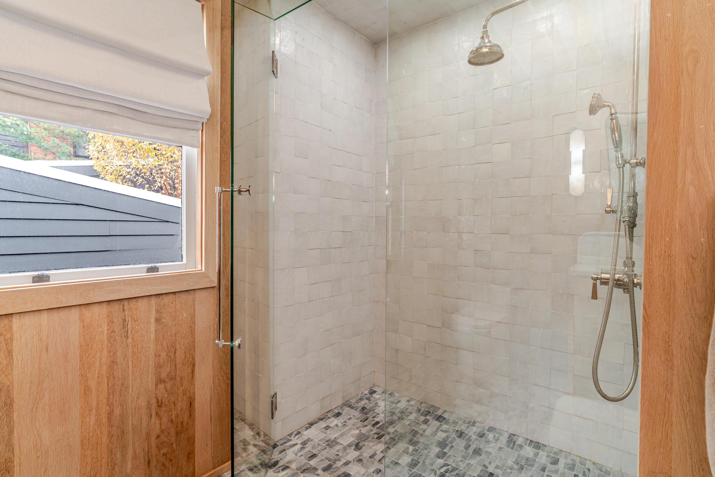 186 E Sycamore Street