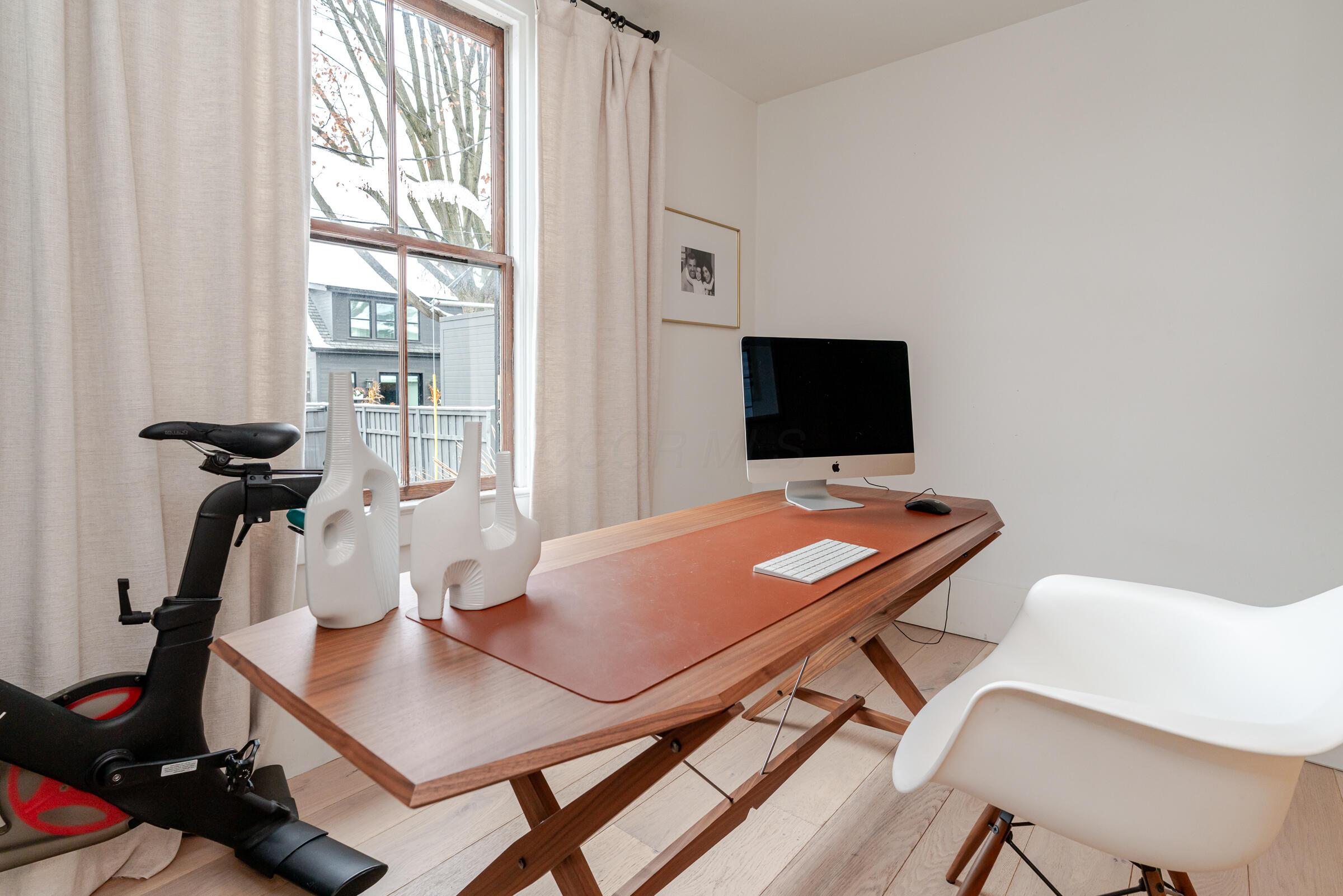 186 E Sycamore Street