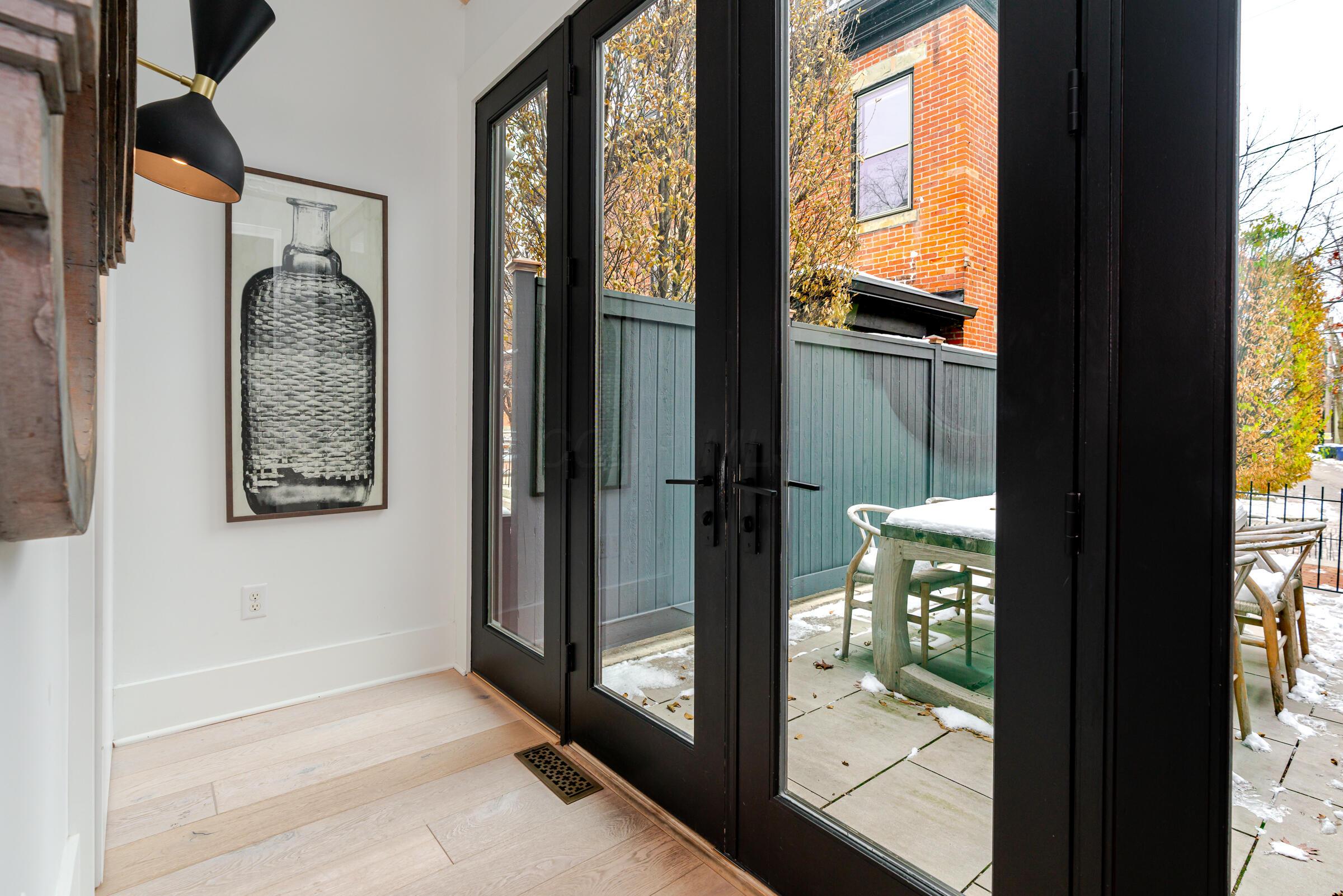 186 E Sycamore Street