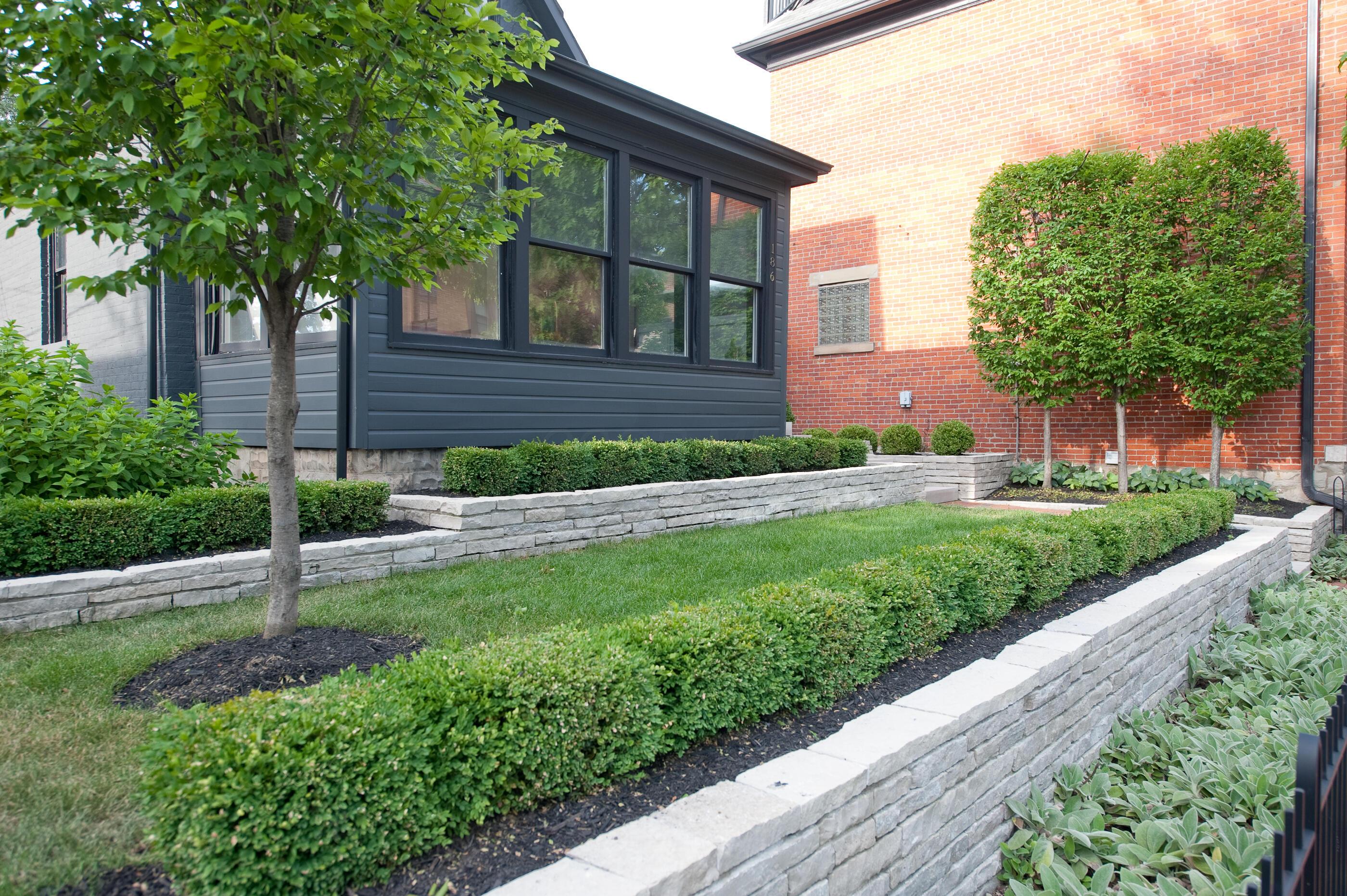 186 E Sycamore Street