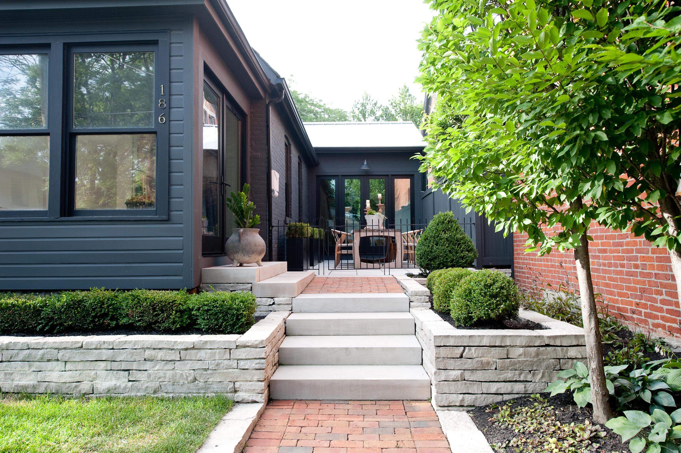 186 E Sycamore Street