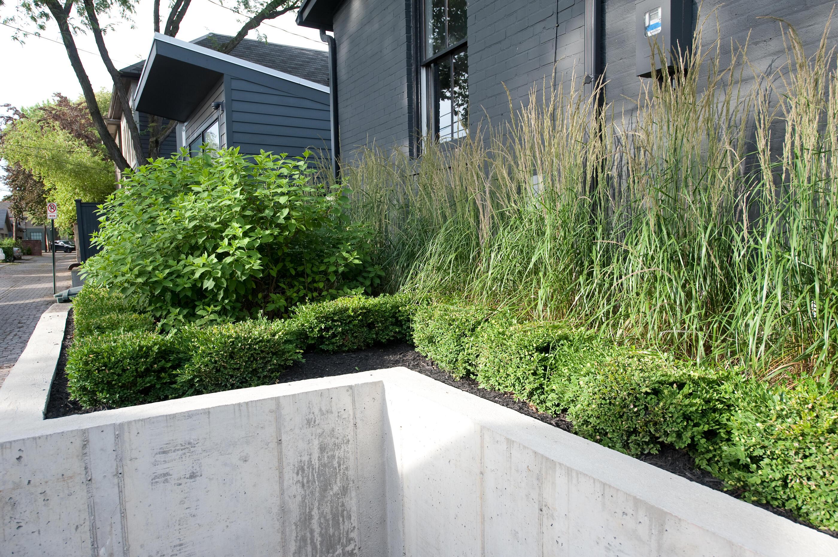 186 E Sycamore Street