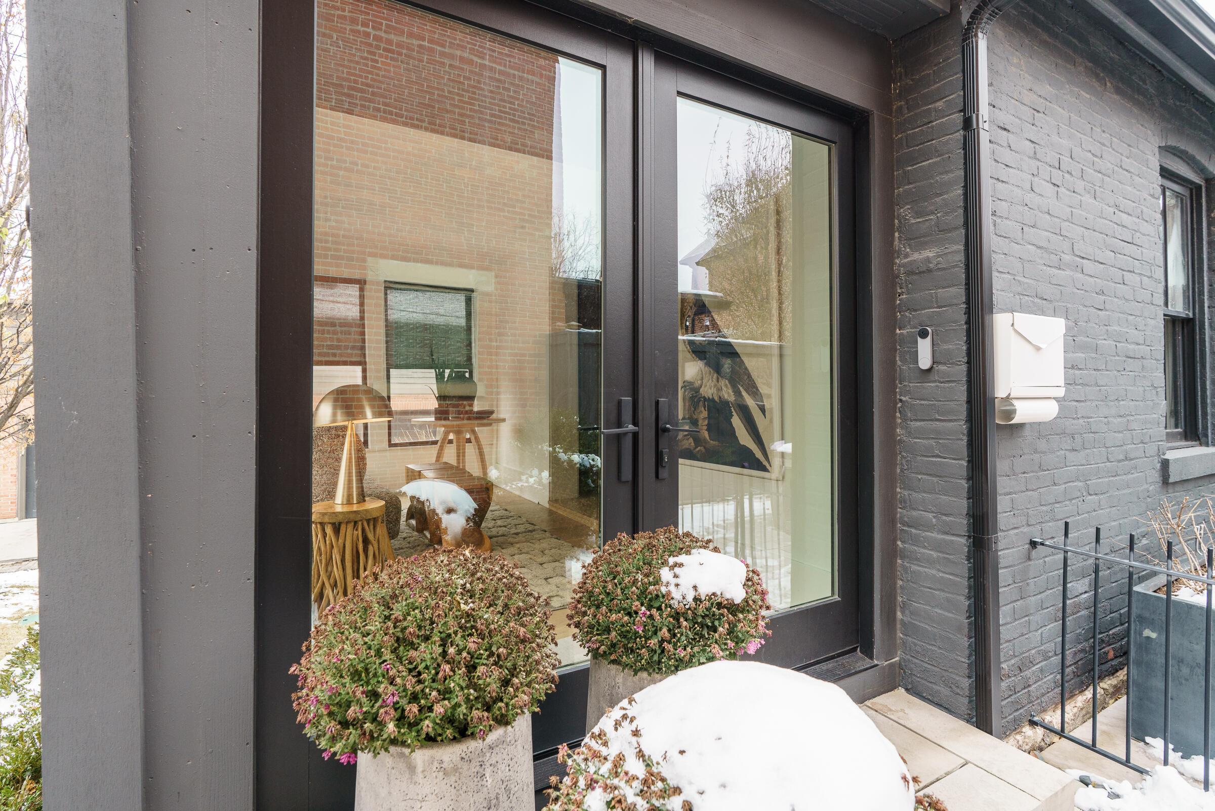 186 E Sycamore Street