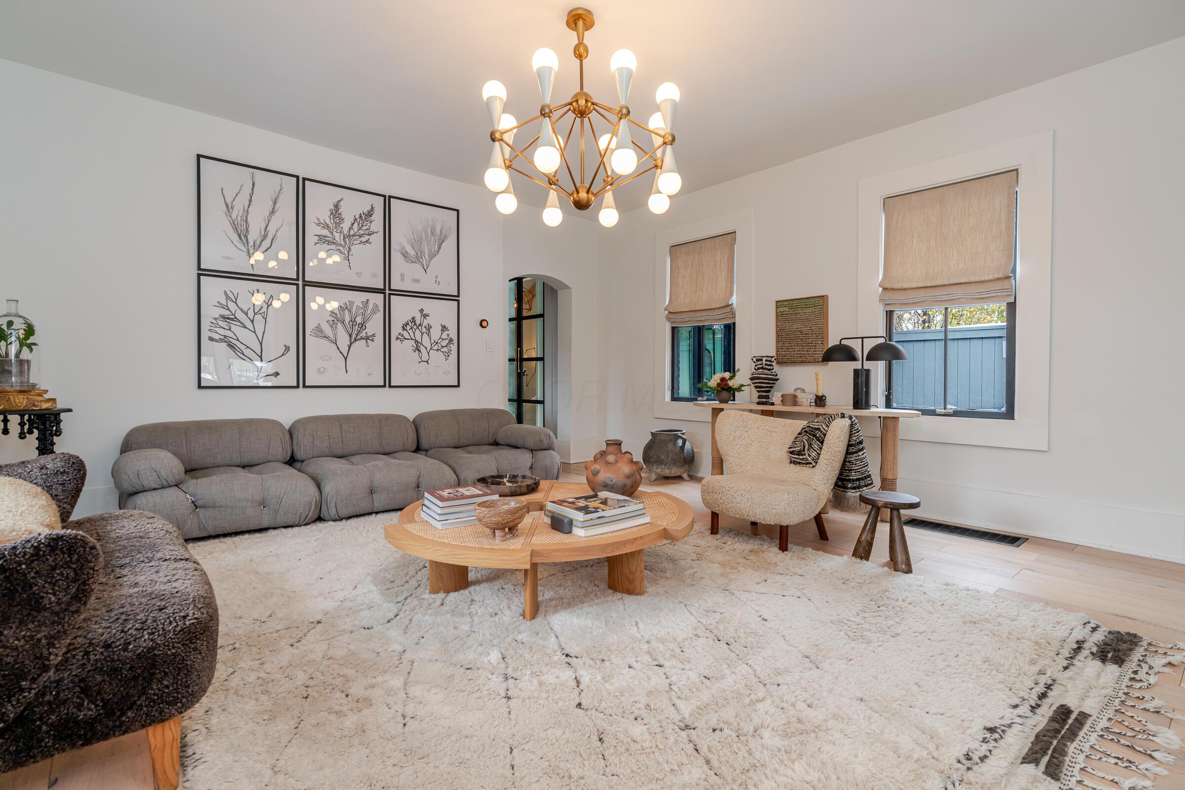 186 E Sycamore Street