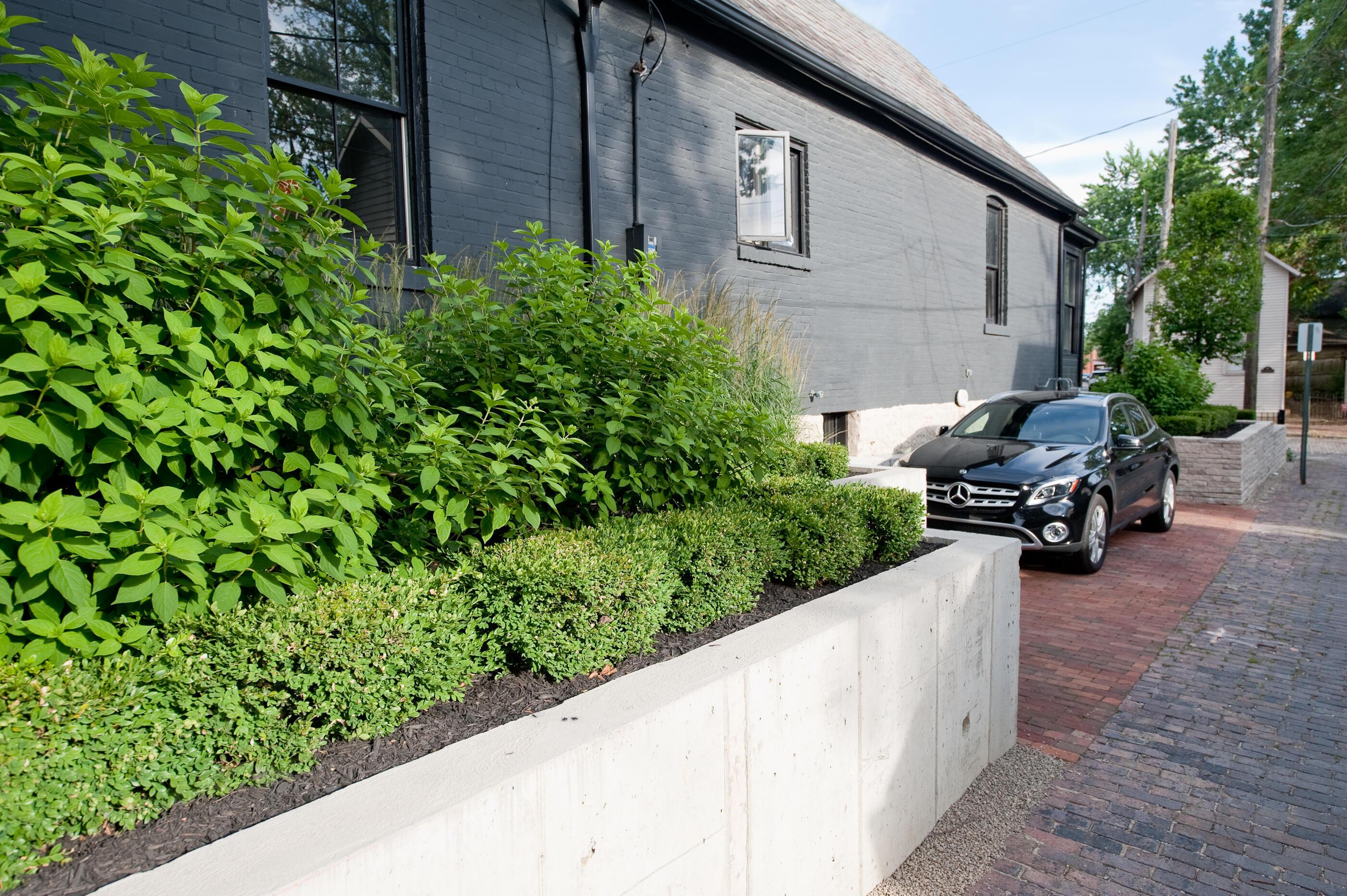 186 E Sycamore Street