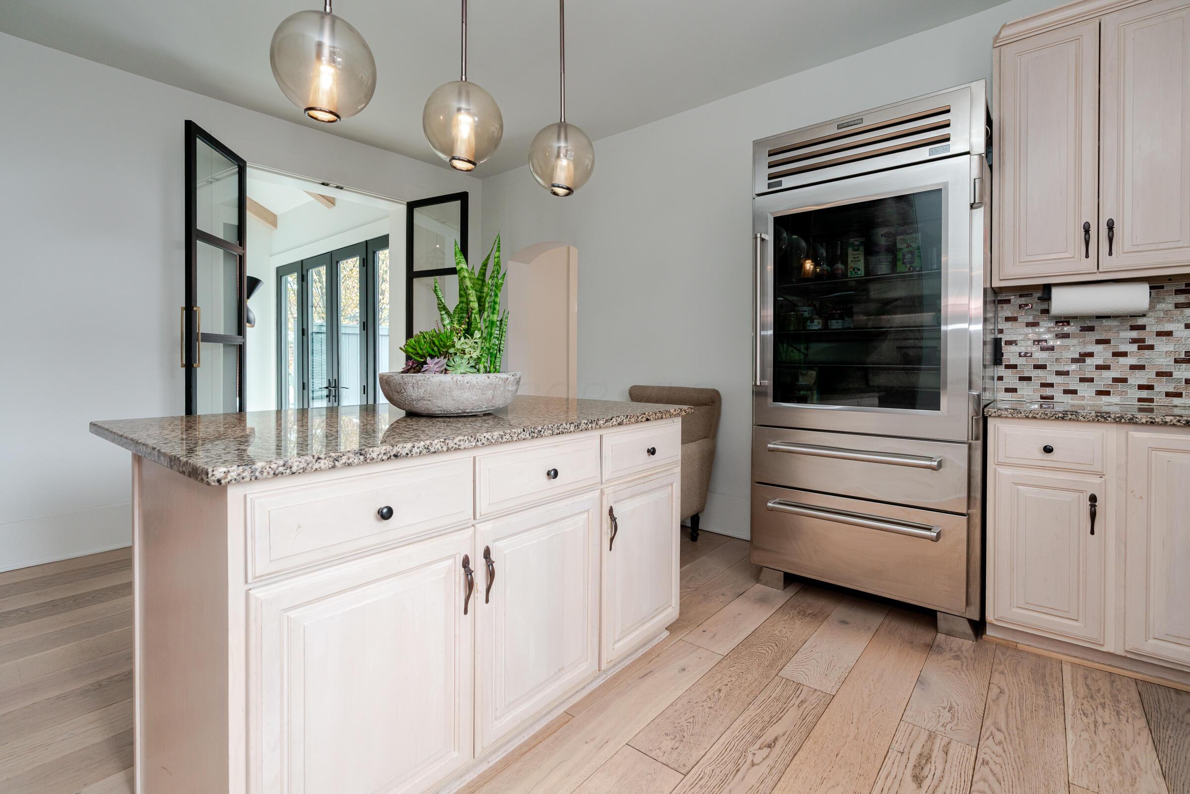 186 E Sycamore Street