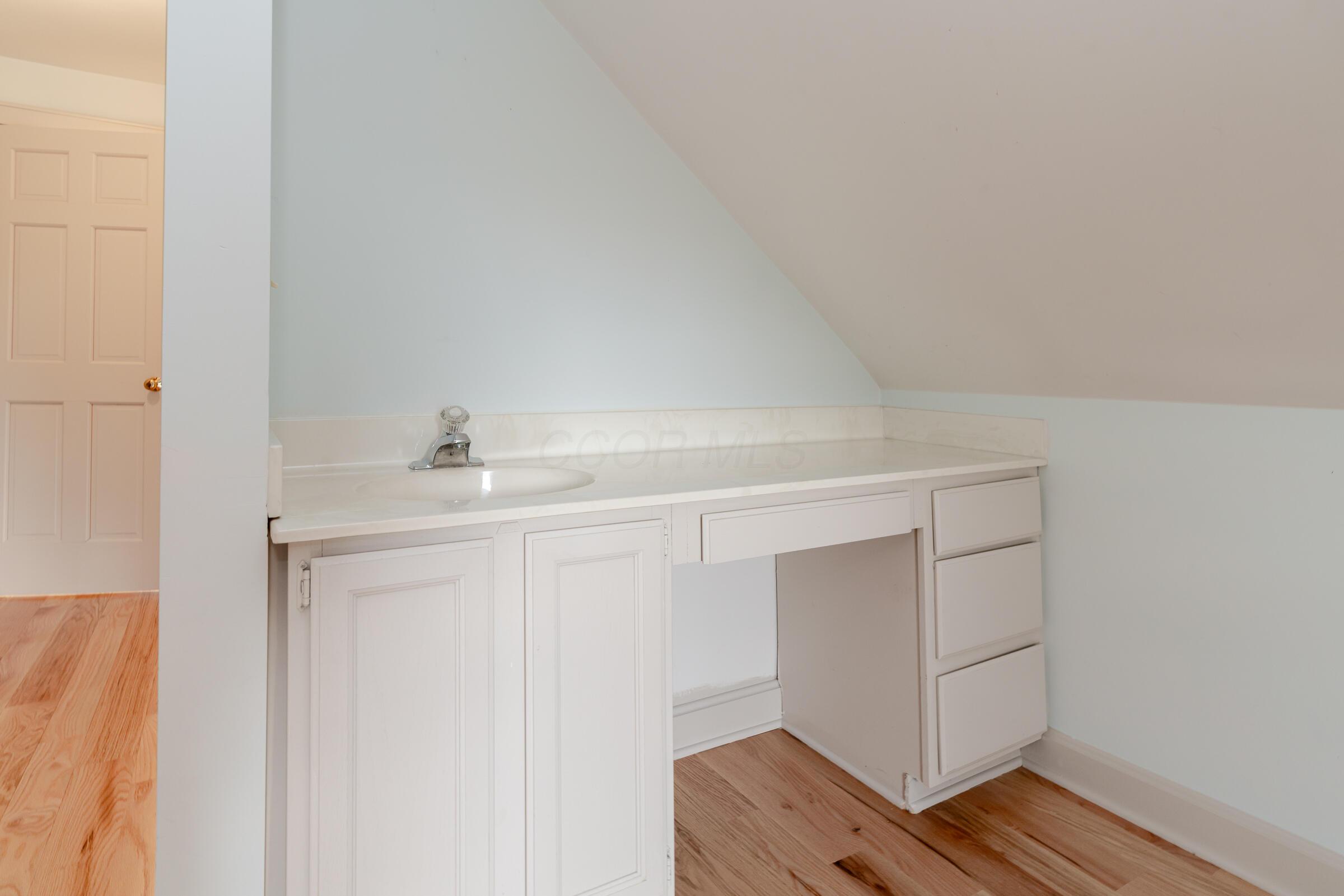 242 E Sycamore Street