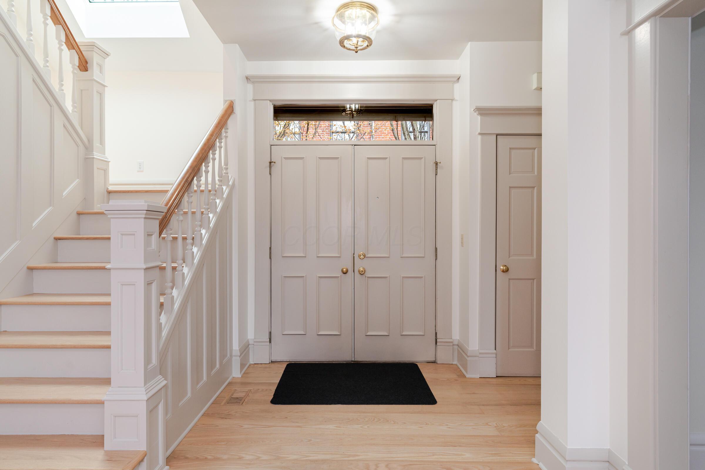 242 E Sycamore Street