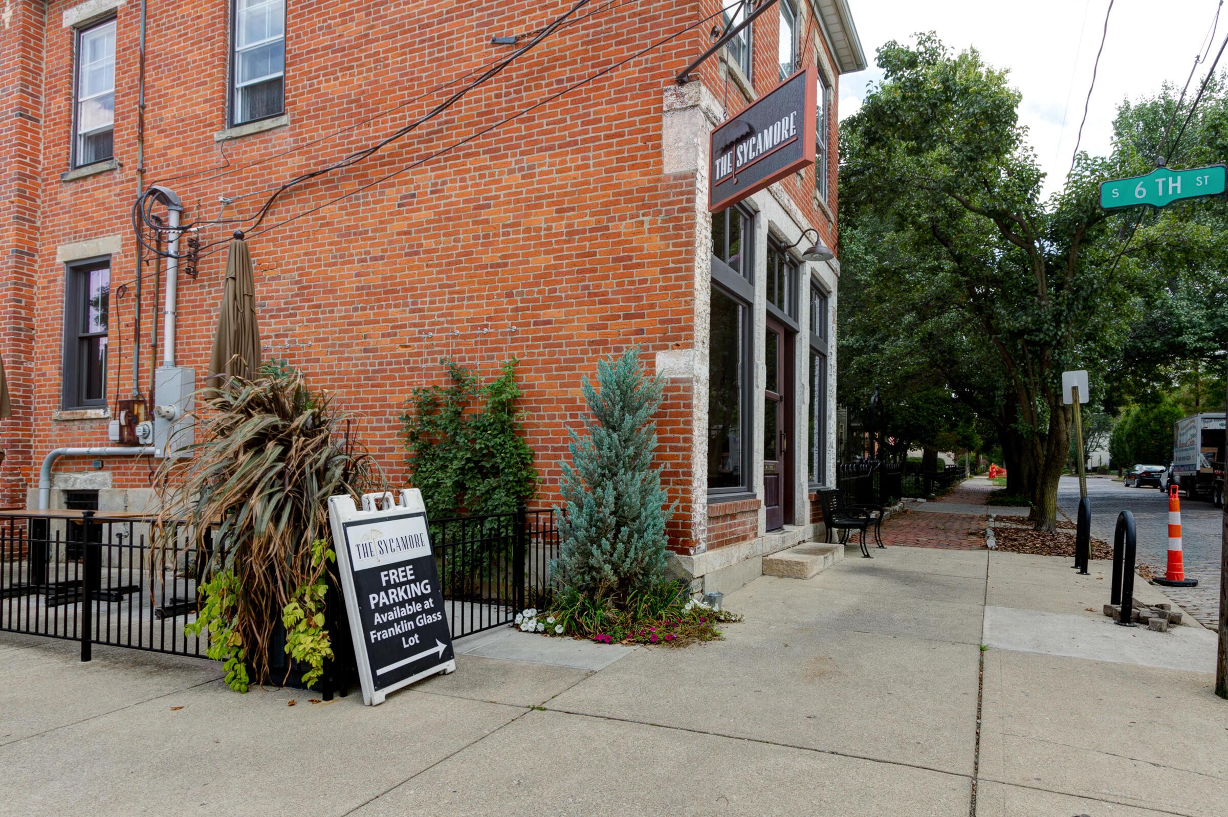 242 E Sycamore Street