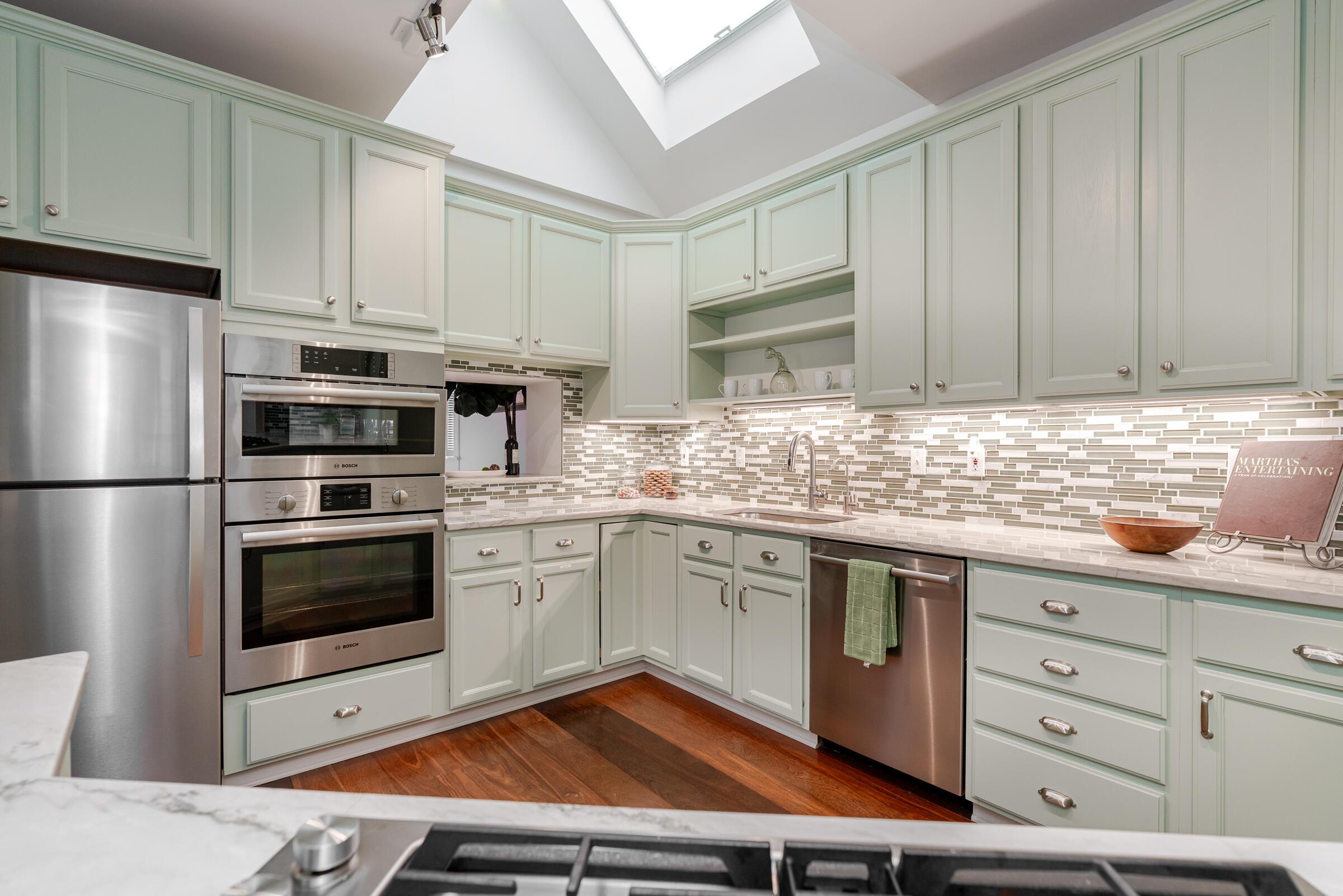 242 E Sycamore Street