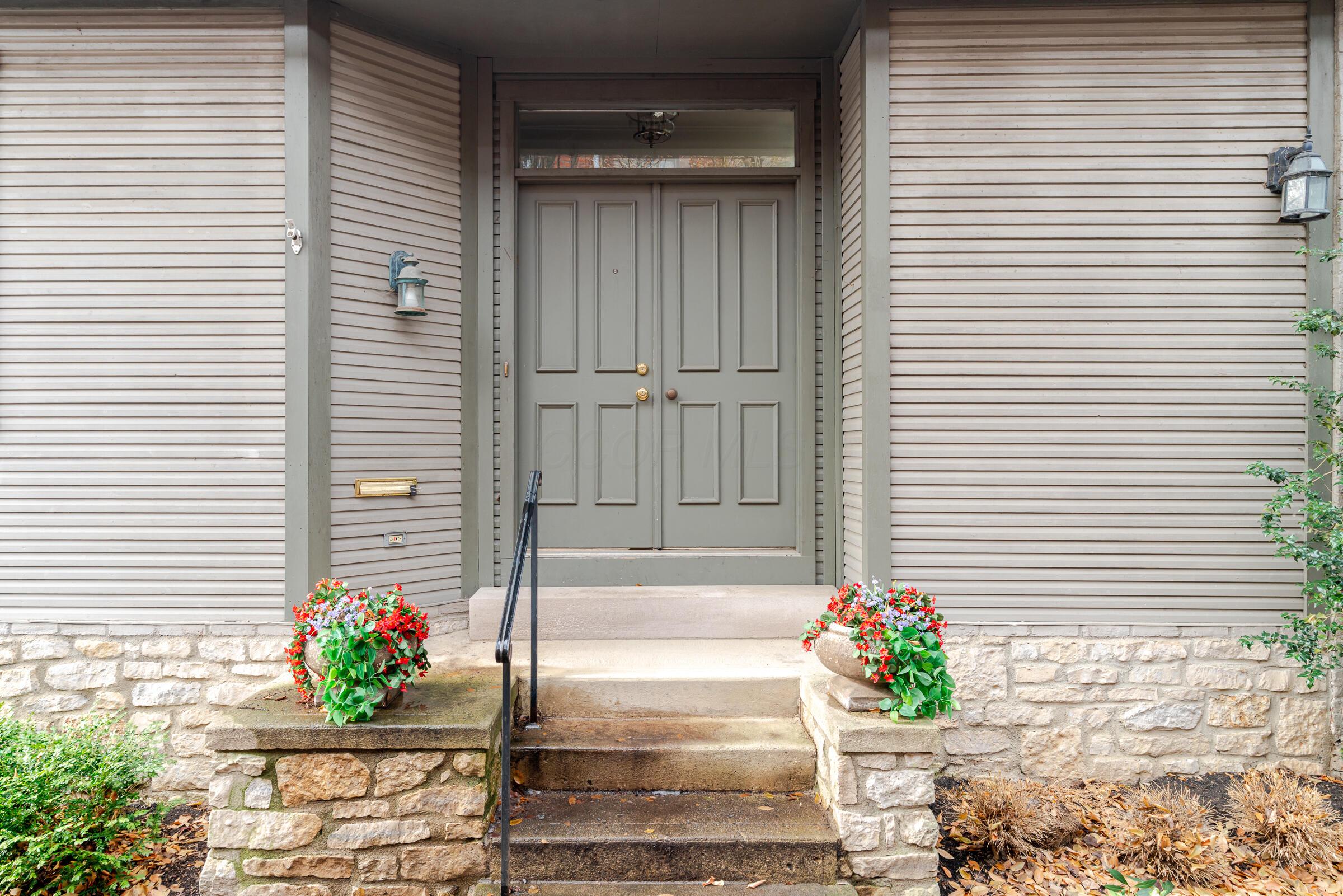 242 E Sycamore Street