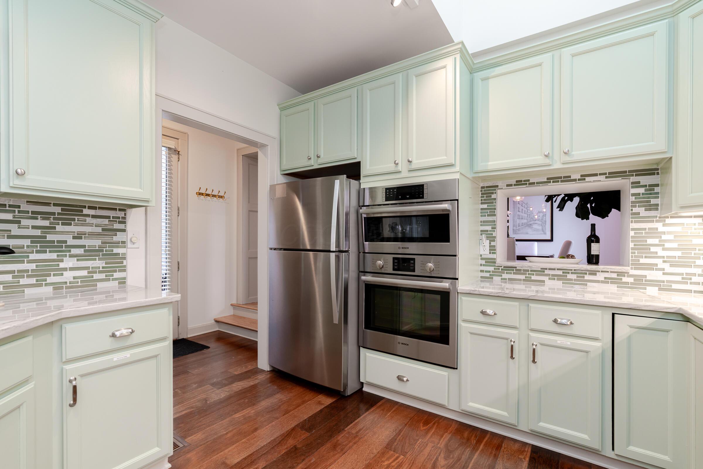 242 E Sycamore Street