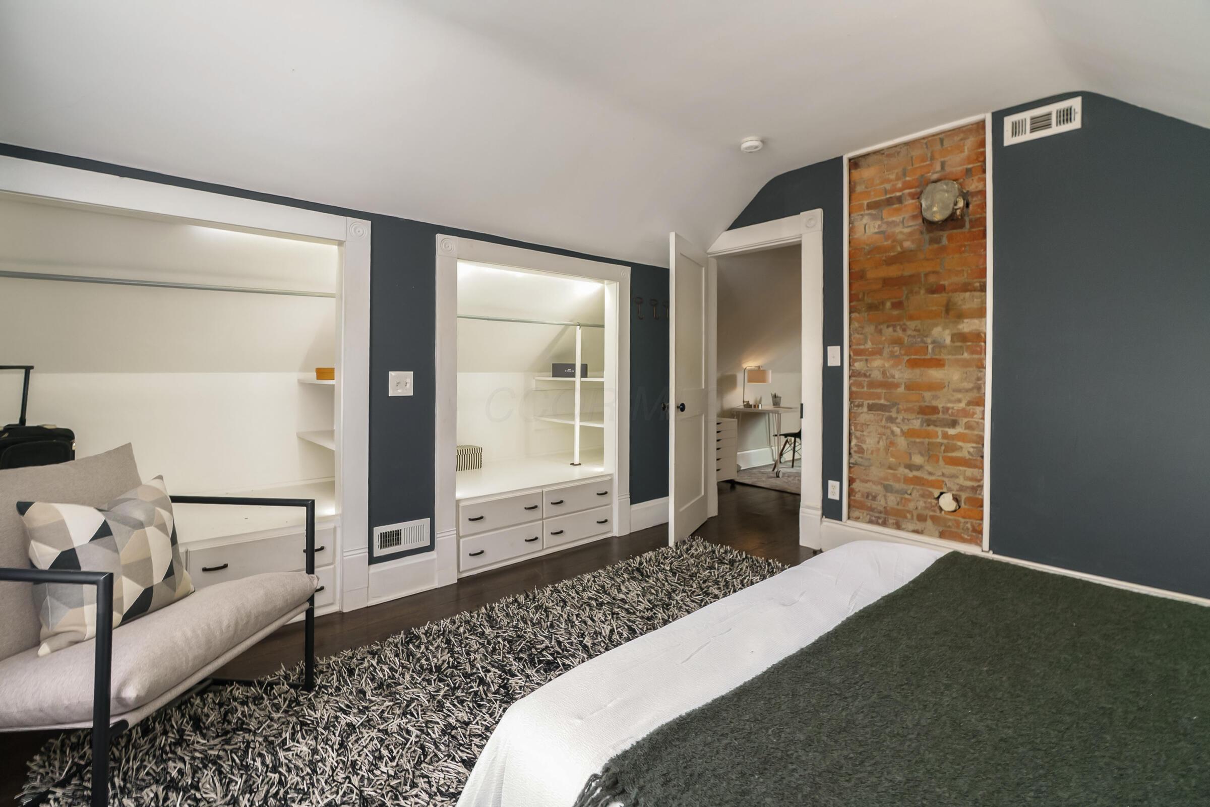 831 S Lazelle Street