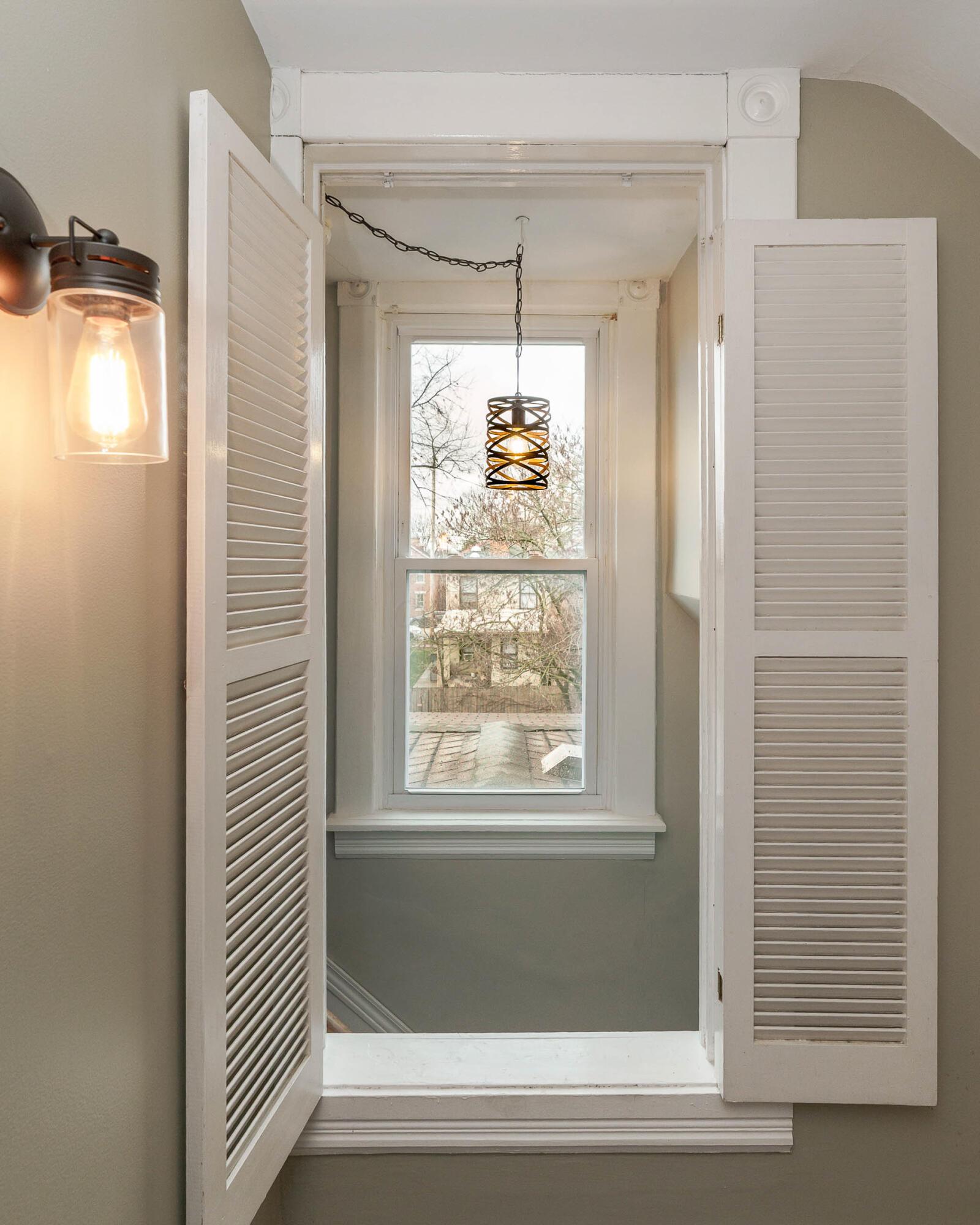 831 S Lazelle Street