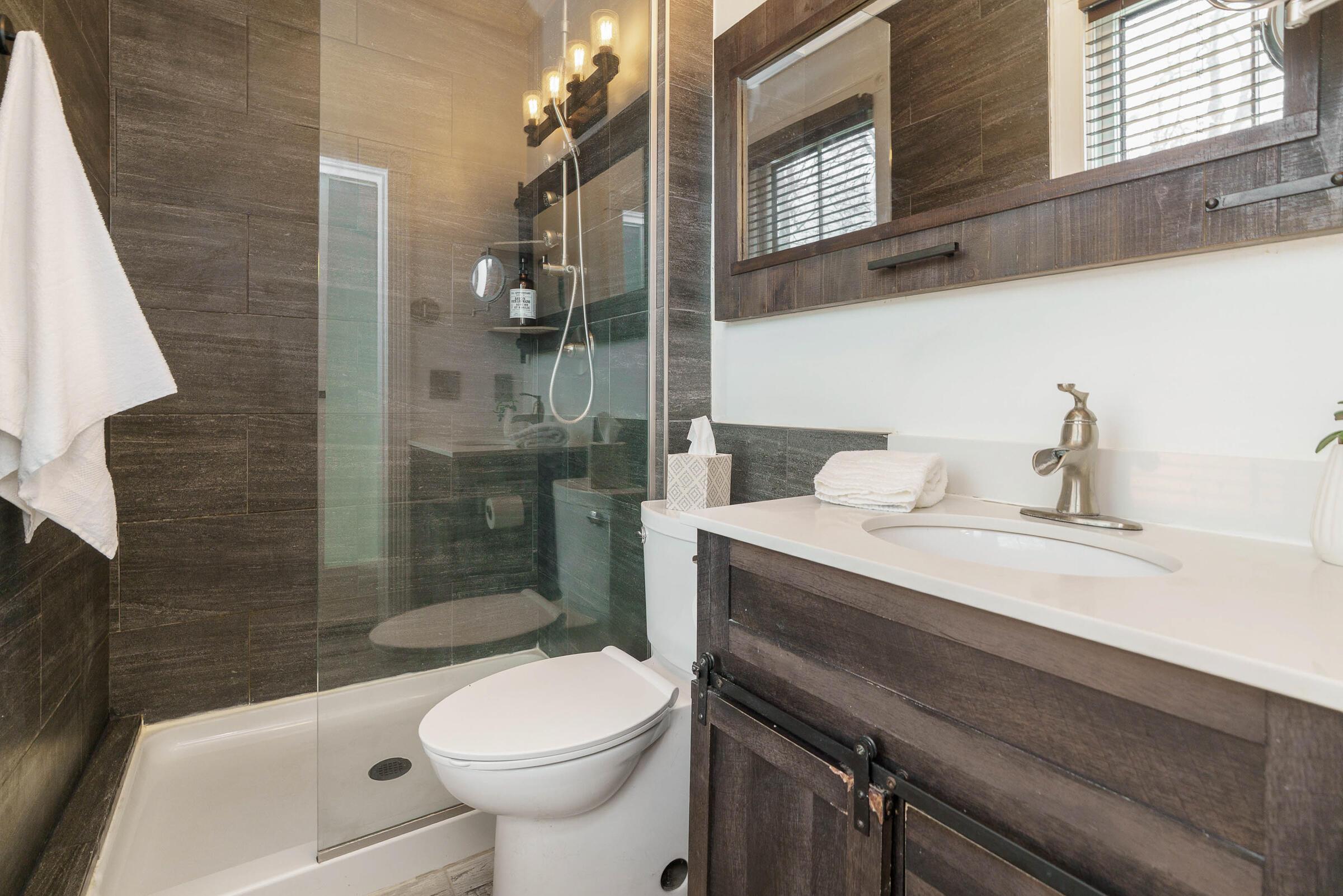 831 S Lazelle Street