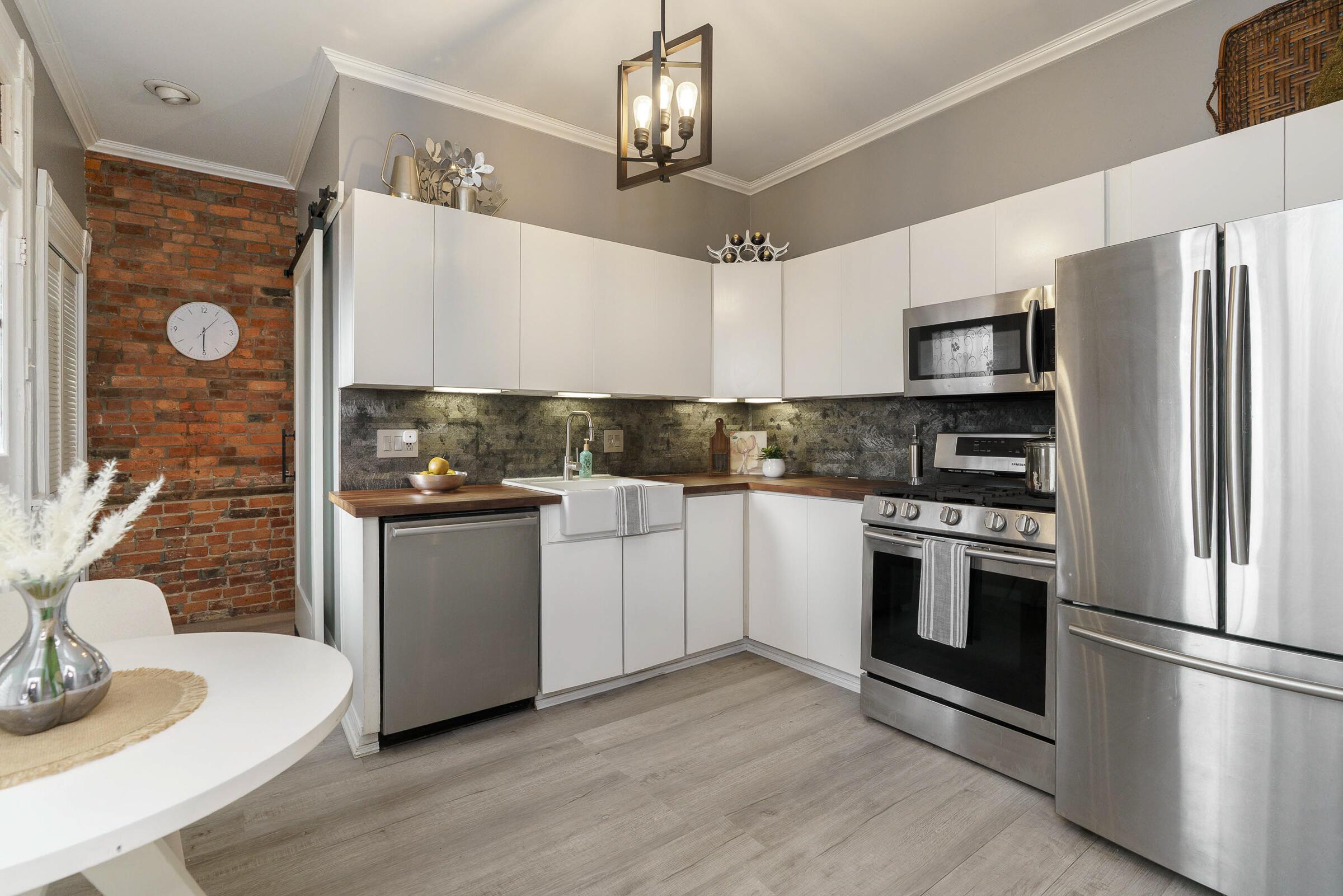 831 S Lazelle Street