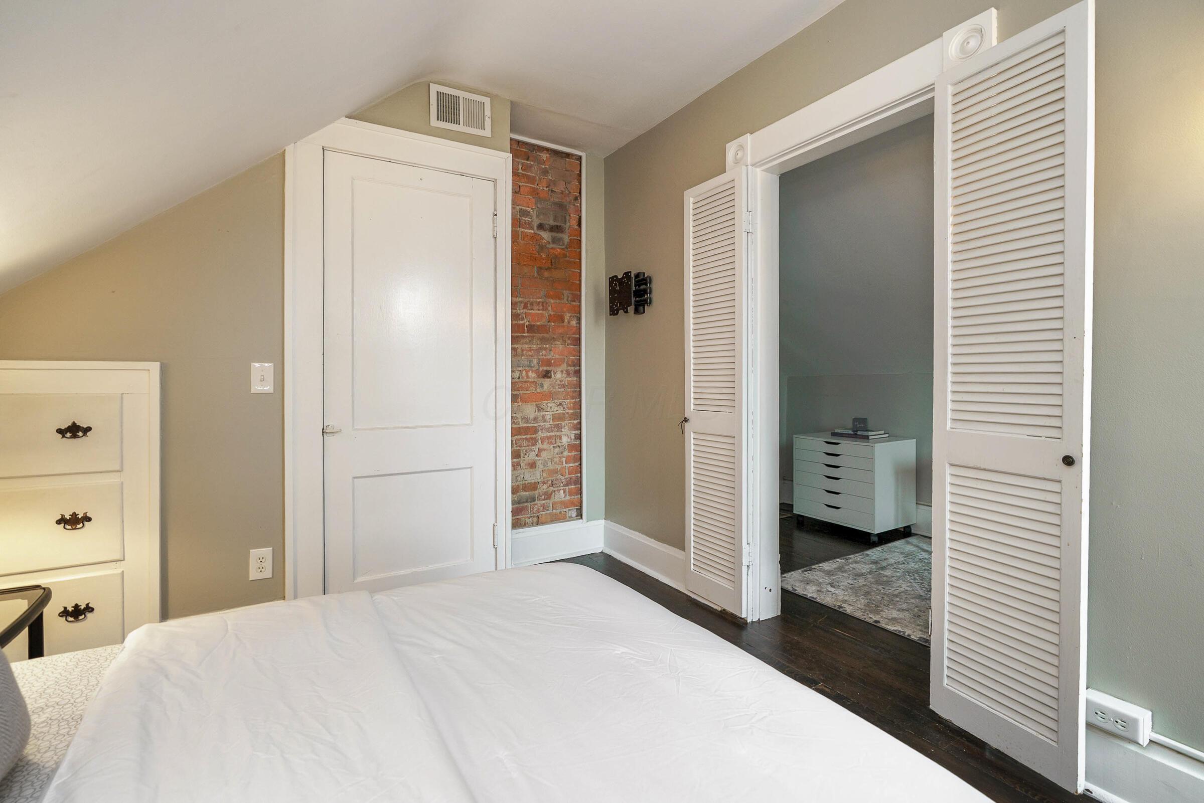 831 S Lazelle Street