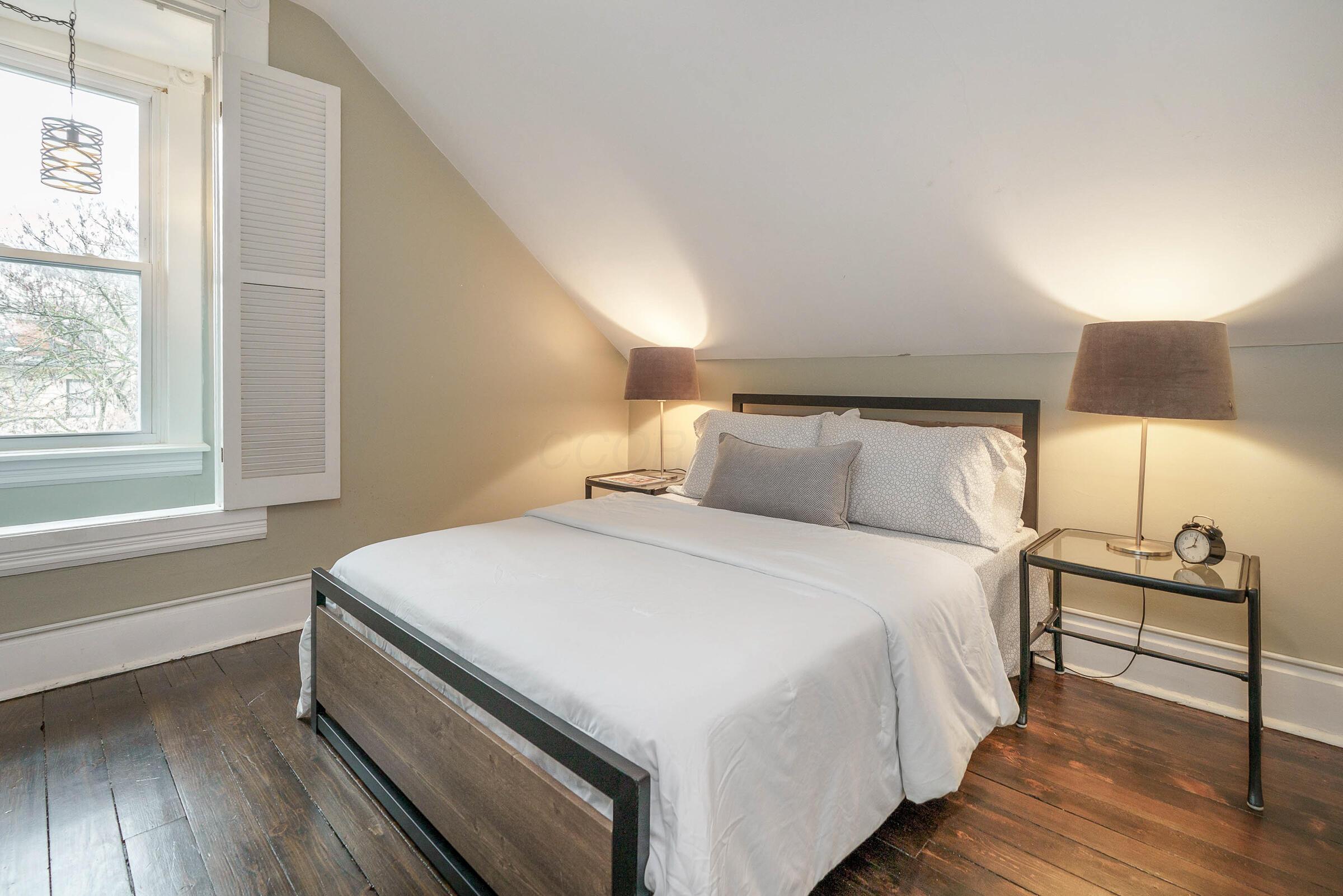 831 S Lazelle Street