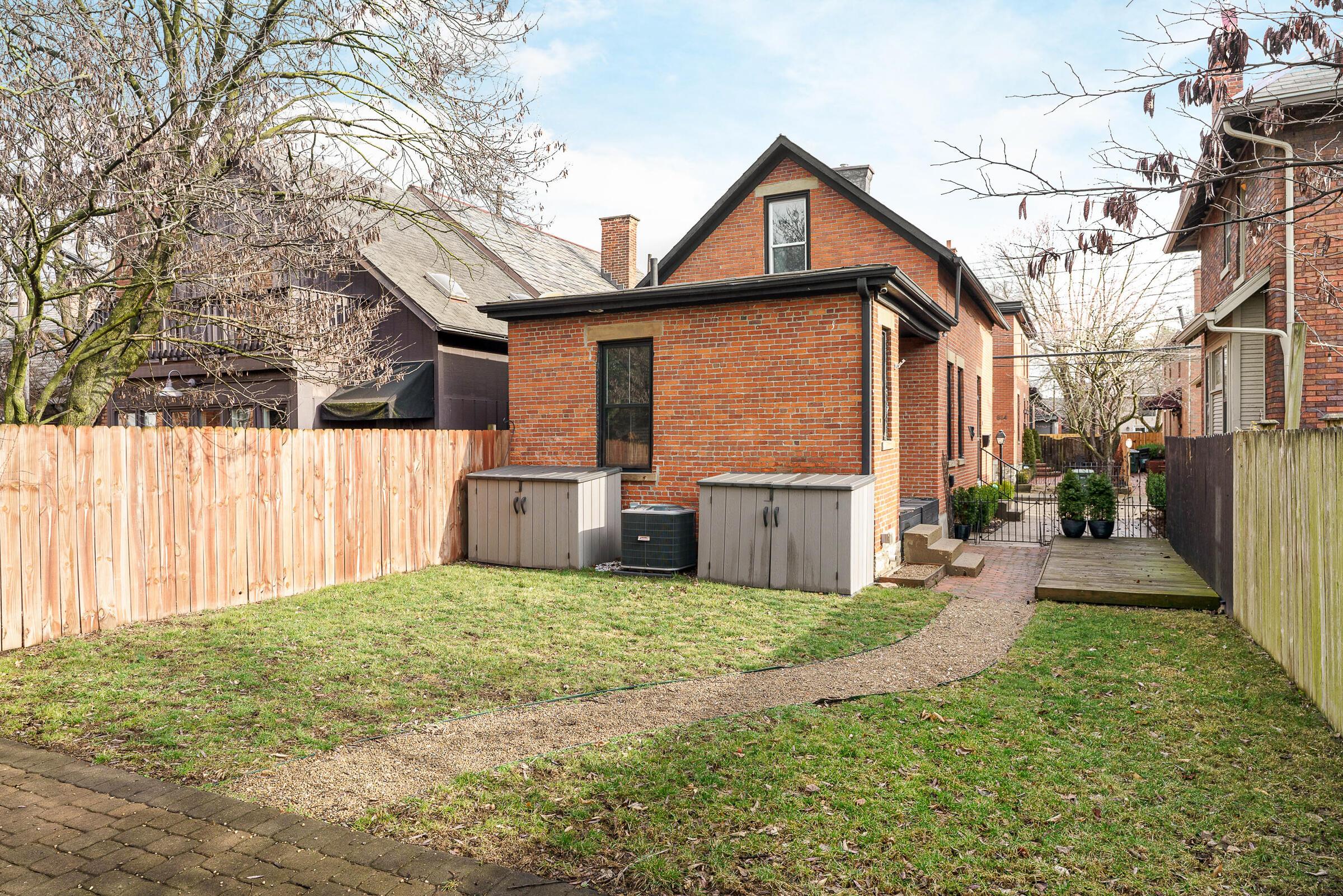 831 S Lazelle Street