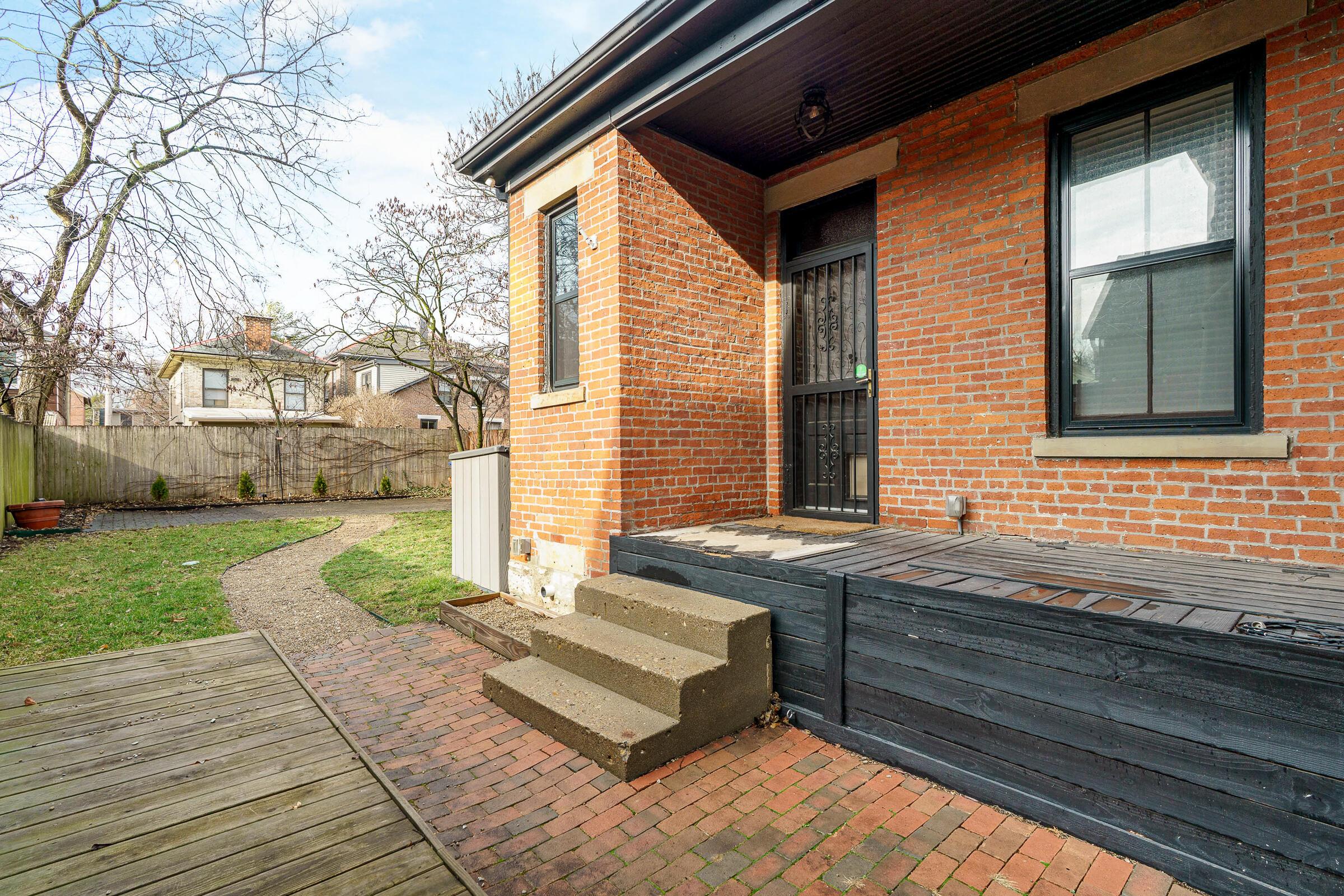 831 S Lazelle Street