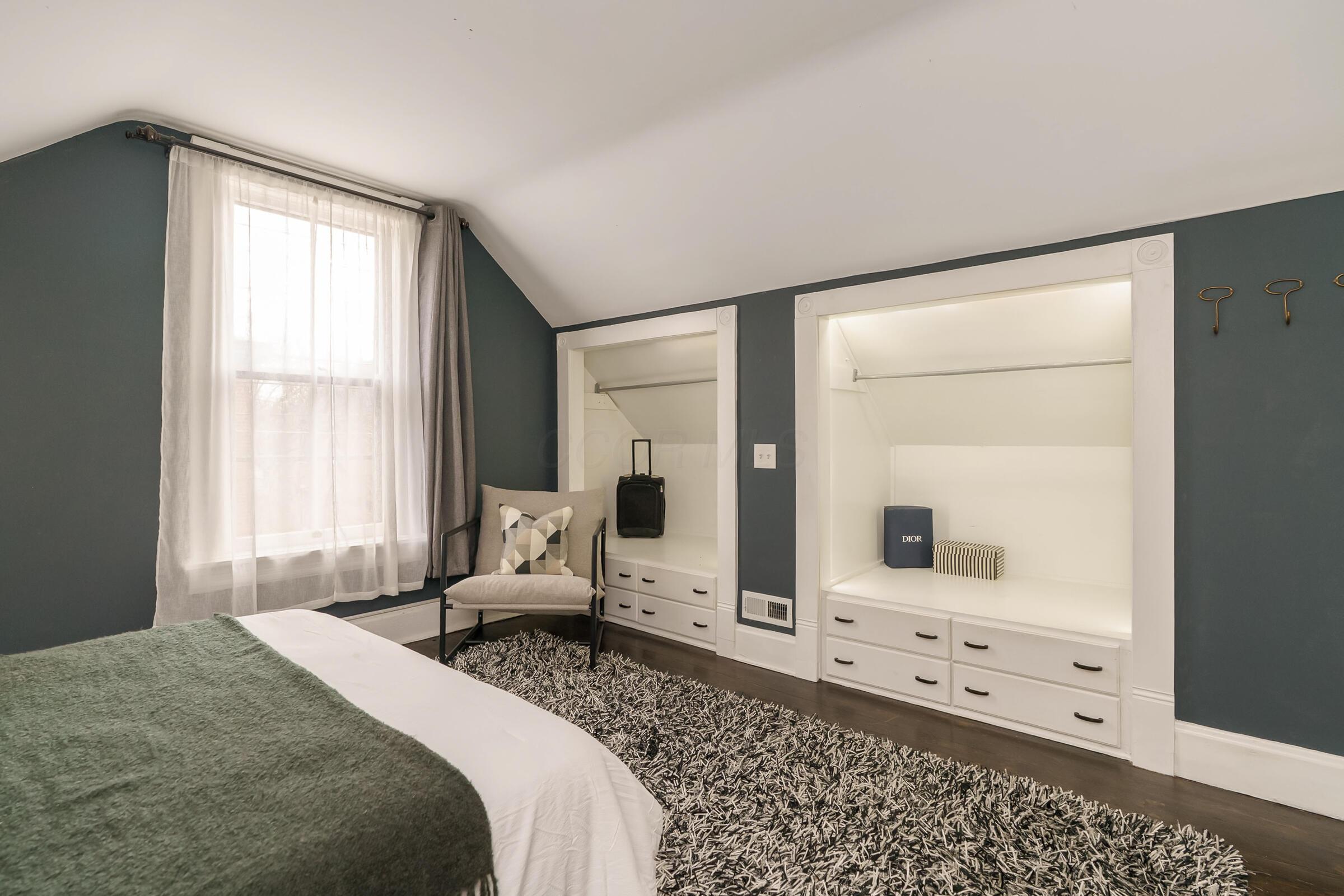 831 S Lazelle Street