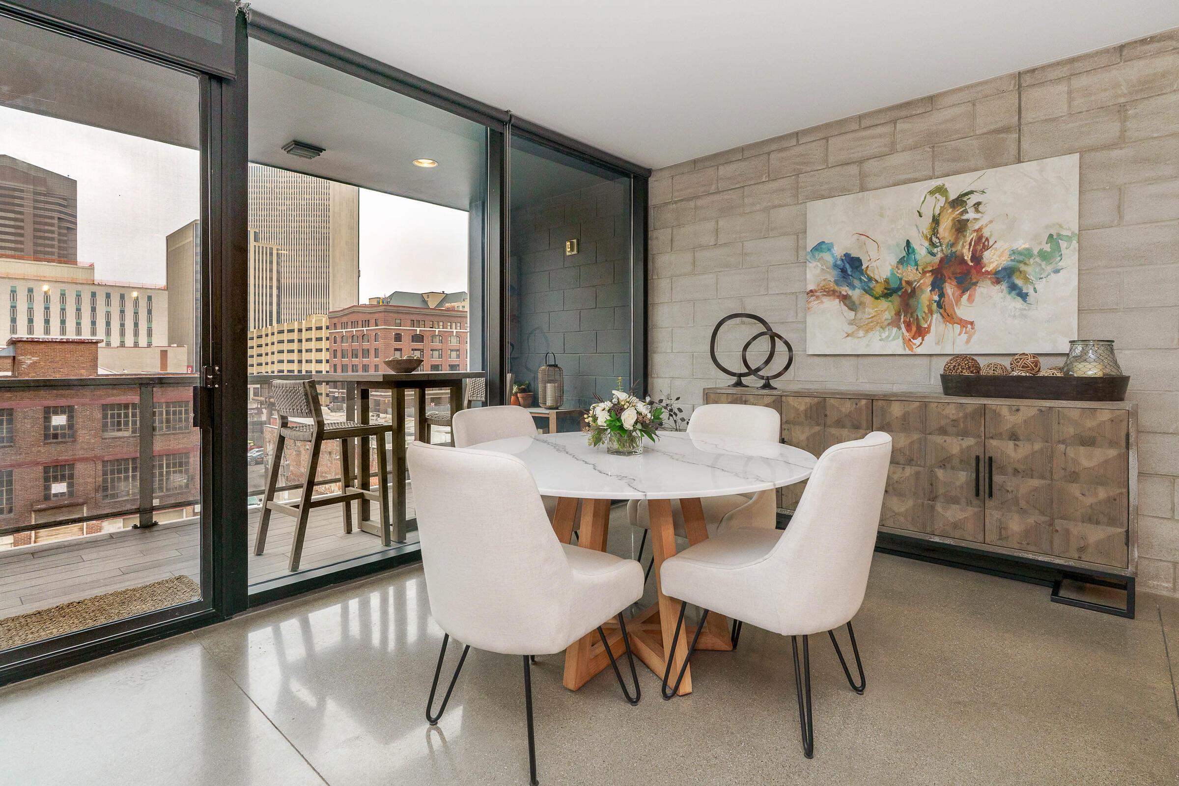 225 N 4th Street, 301