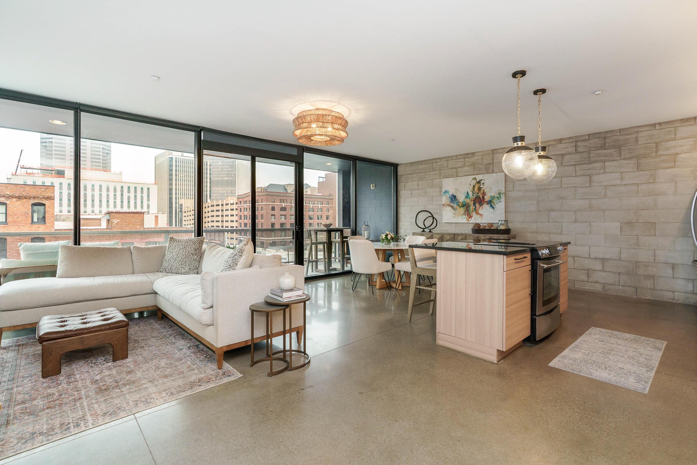 225 N 4th Street, 301