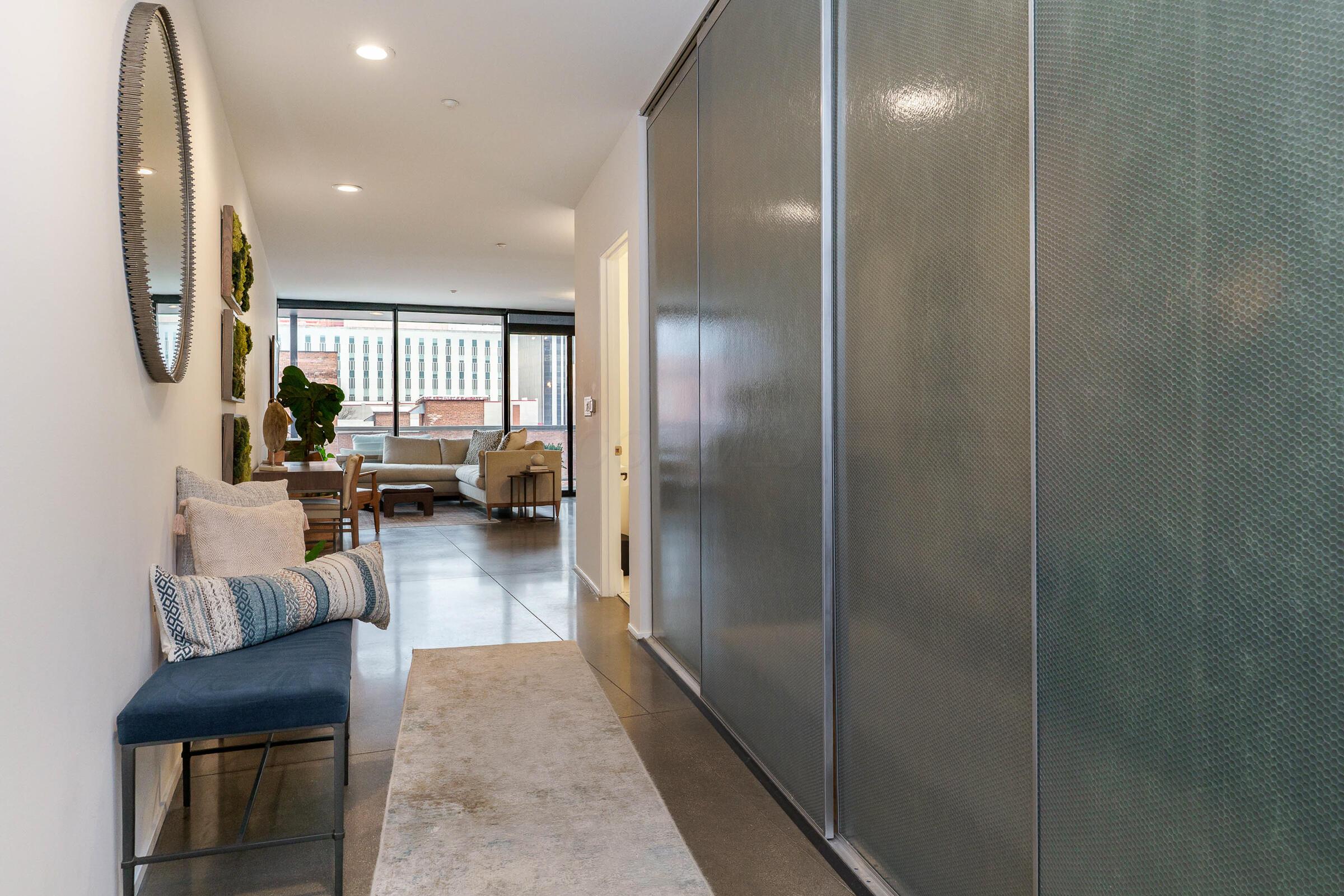 225 N 4th Street, 301