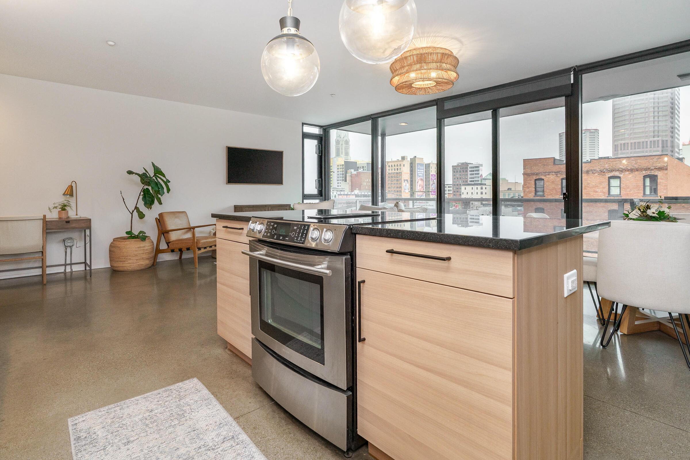 225 N 4th Street, 301