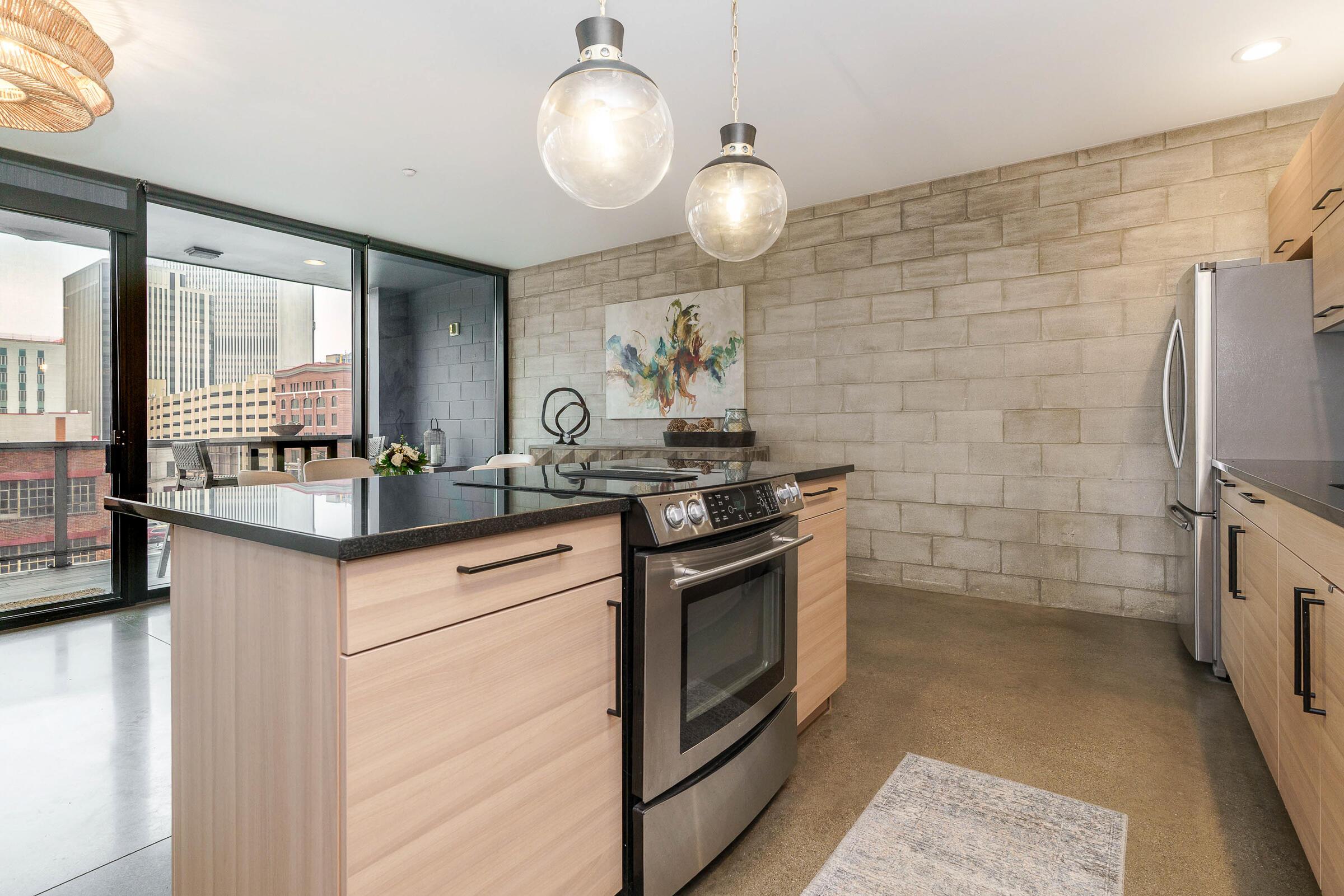 225 N 4th Street, 301