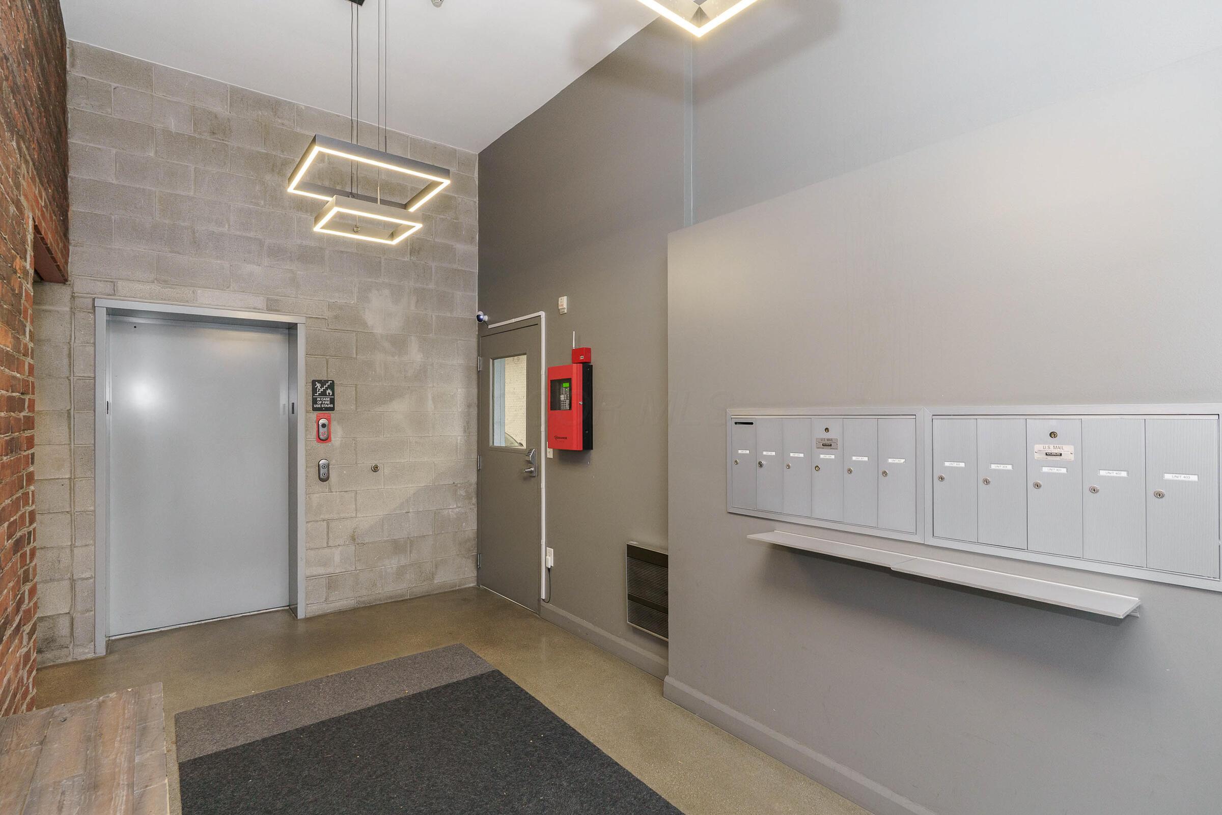 225 N 4th Street, 301