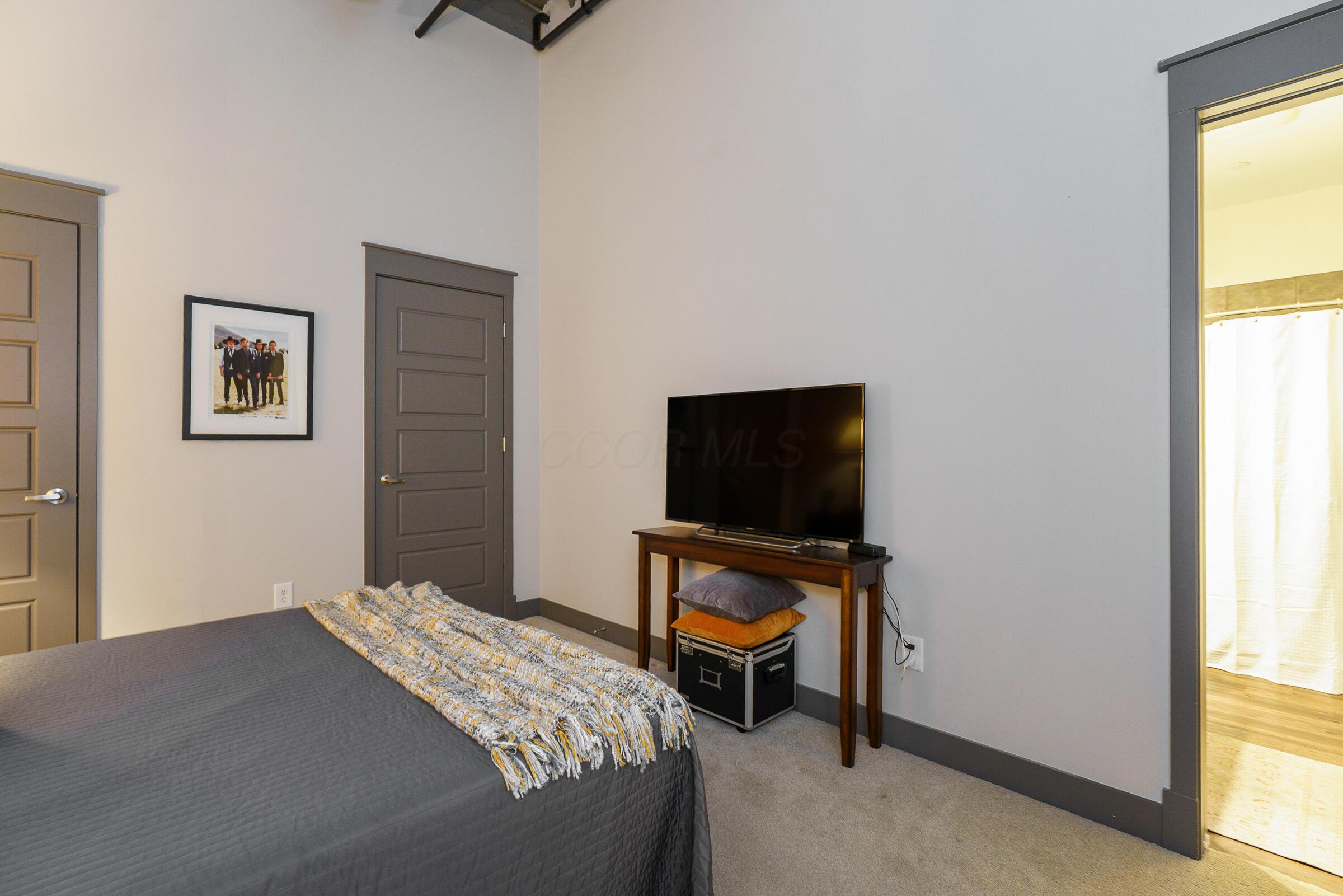 570 S Front Street, 104