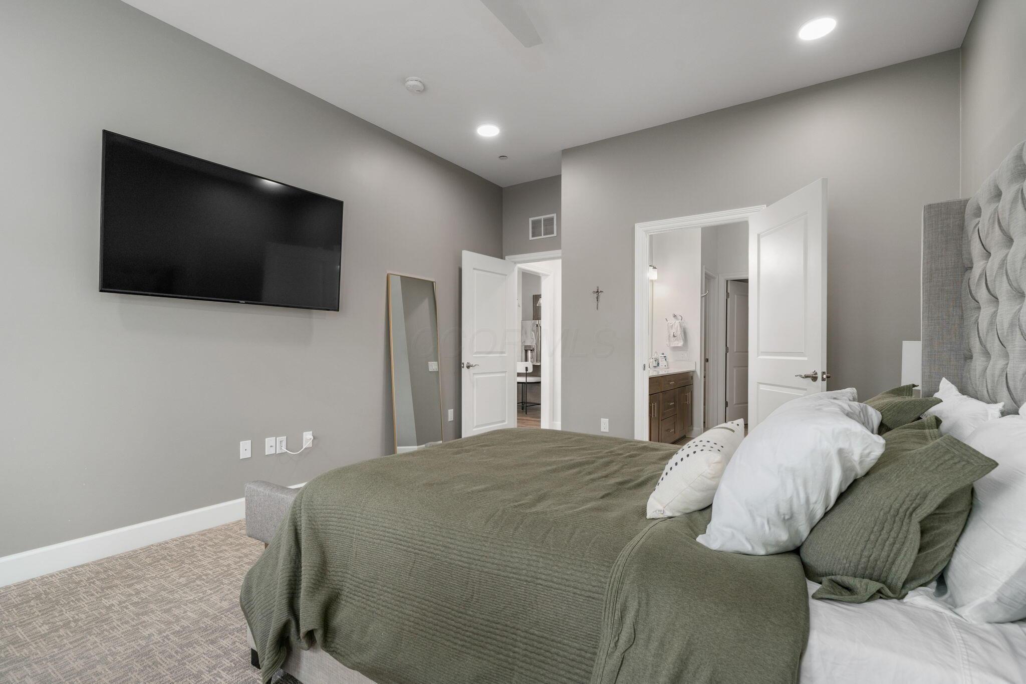 828 Bobcat Avenue, 203