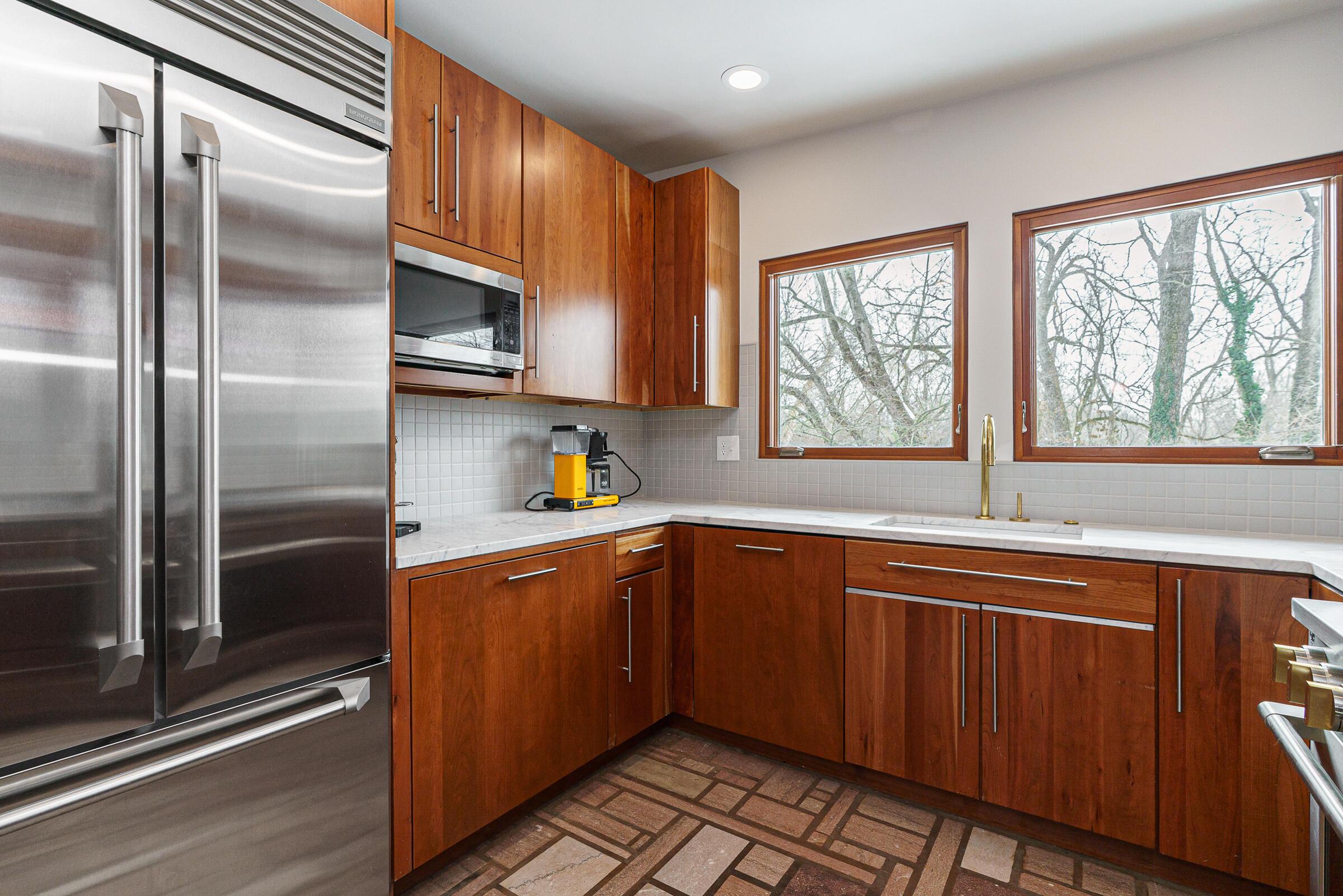 2837 Canterbury Lane