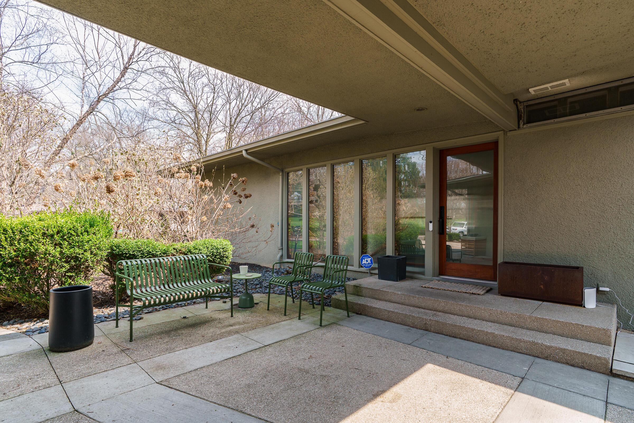 2837 Canterbury Lane