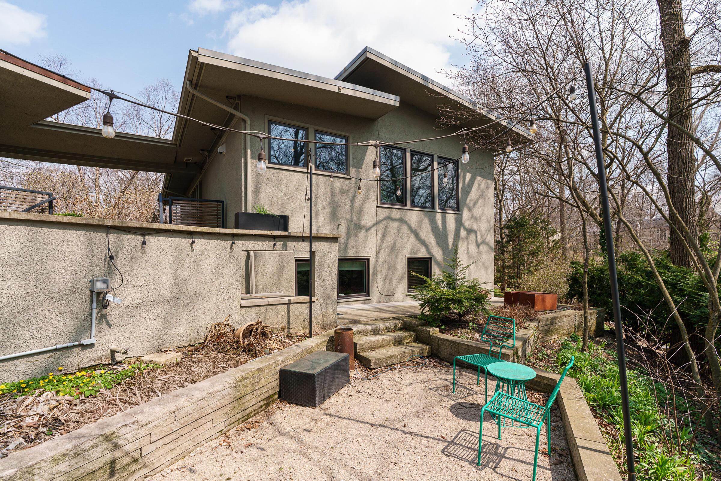 2837 Canterbury Lane